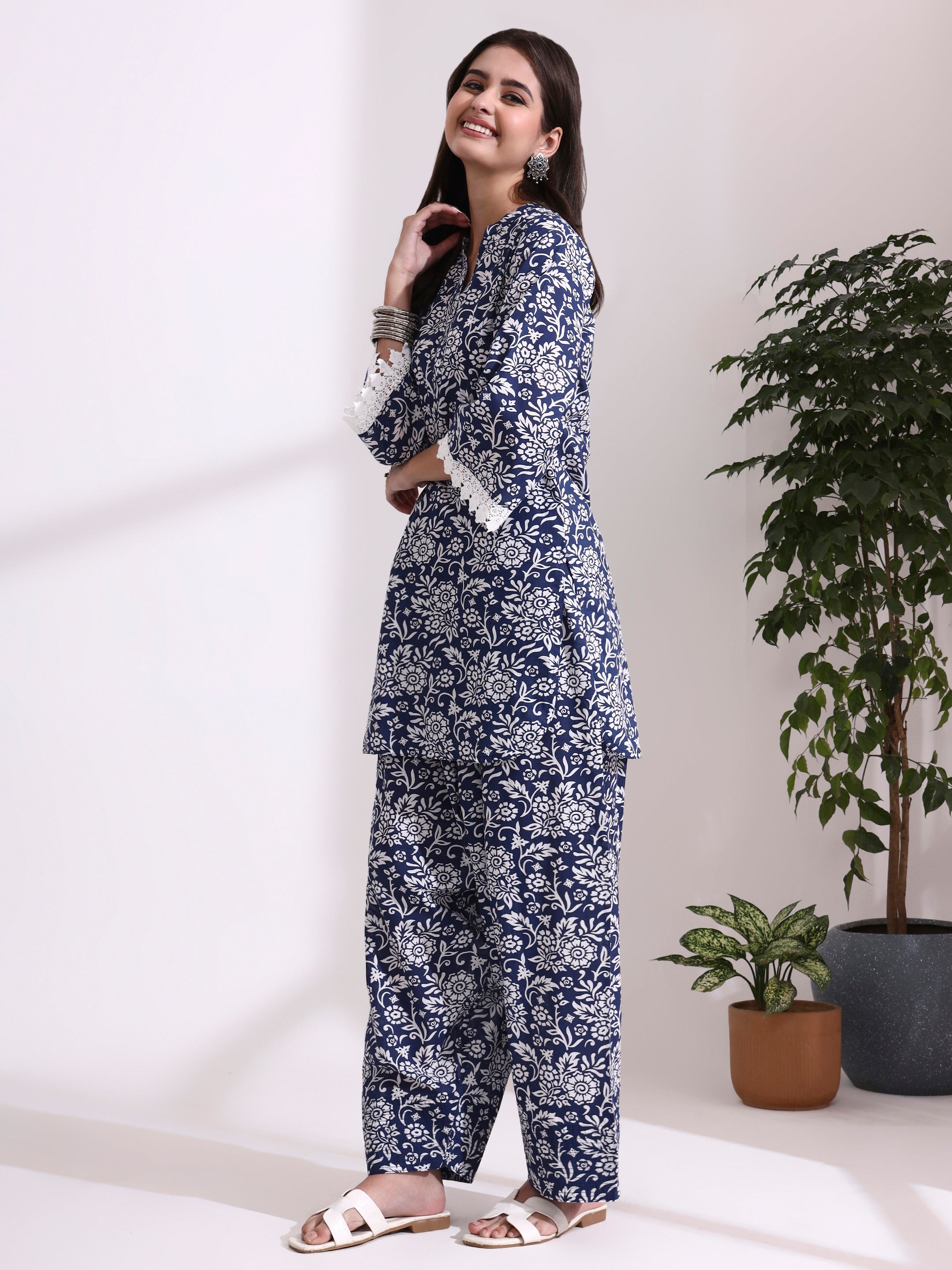 Floral Printed Straight Pure Cotton Kurta & Patiala Sets