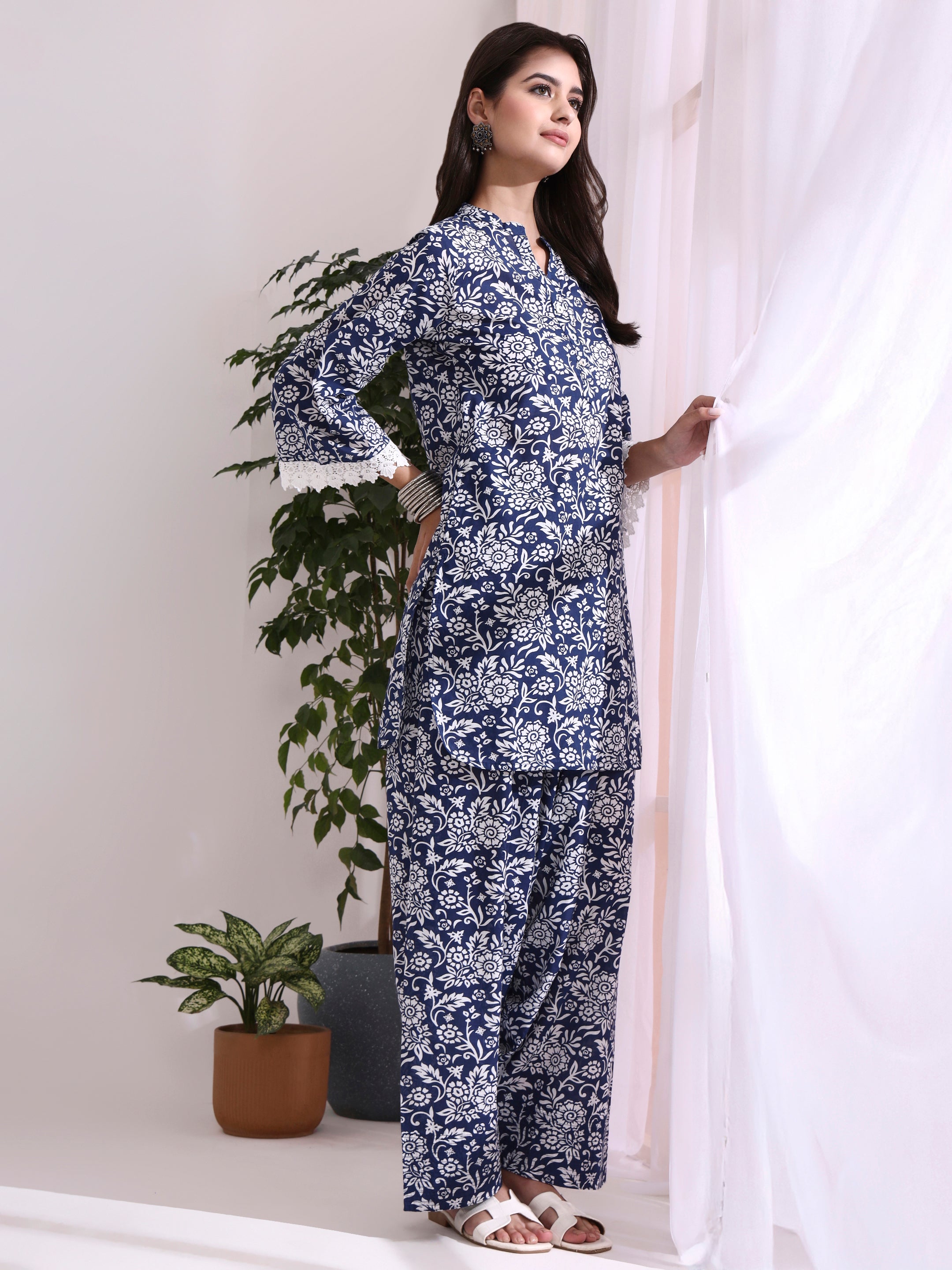 Floral Printed Straight Pure Cotton Kurta & Patiala Sets