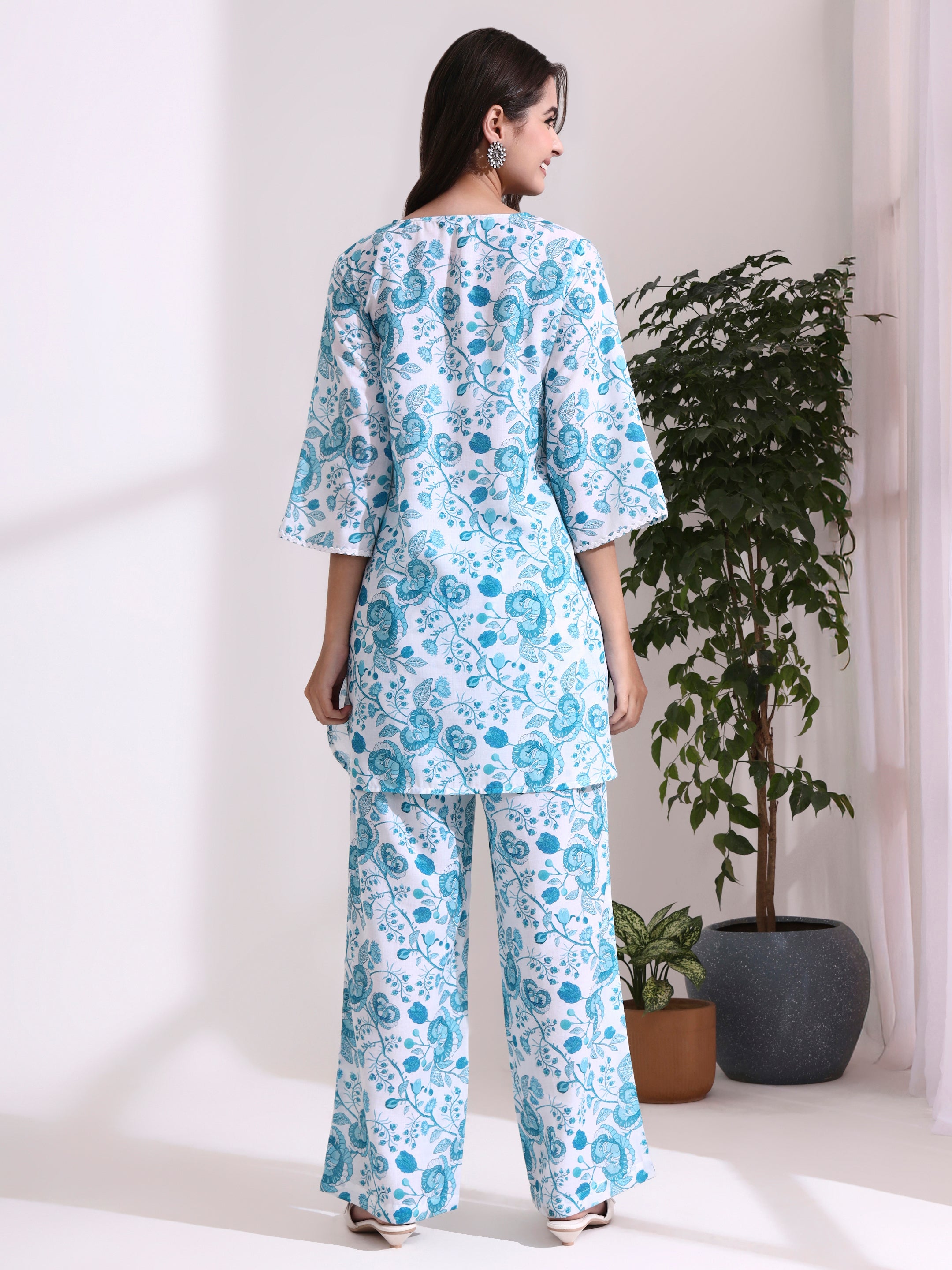 Floral Embroidered Straight Cotton Blend Kurta & Trousers Sets