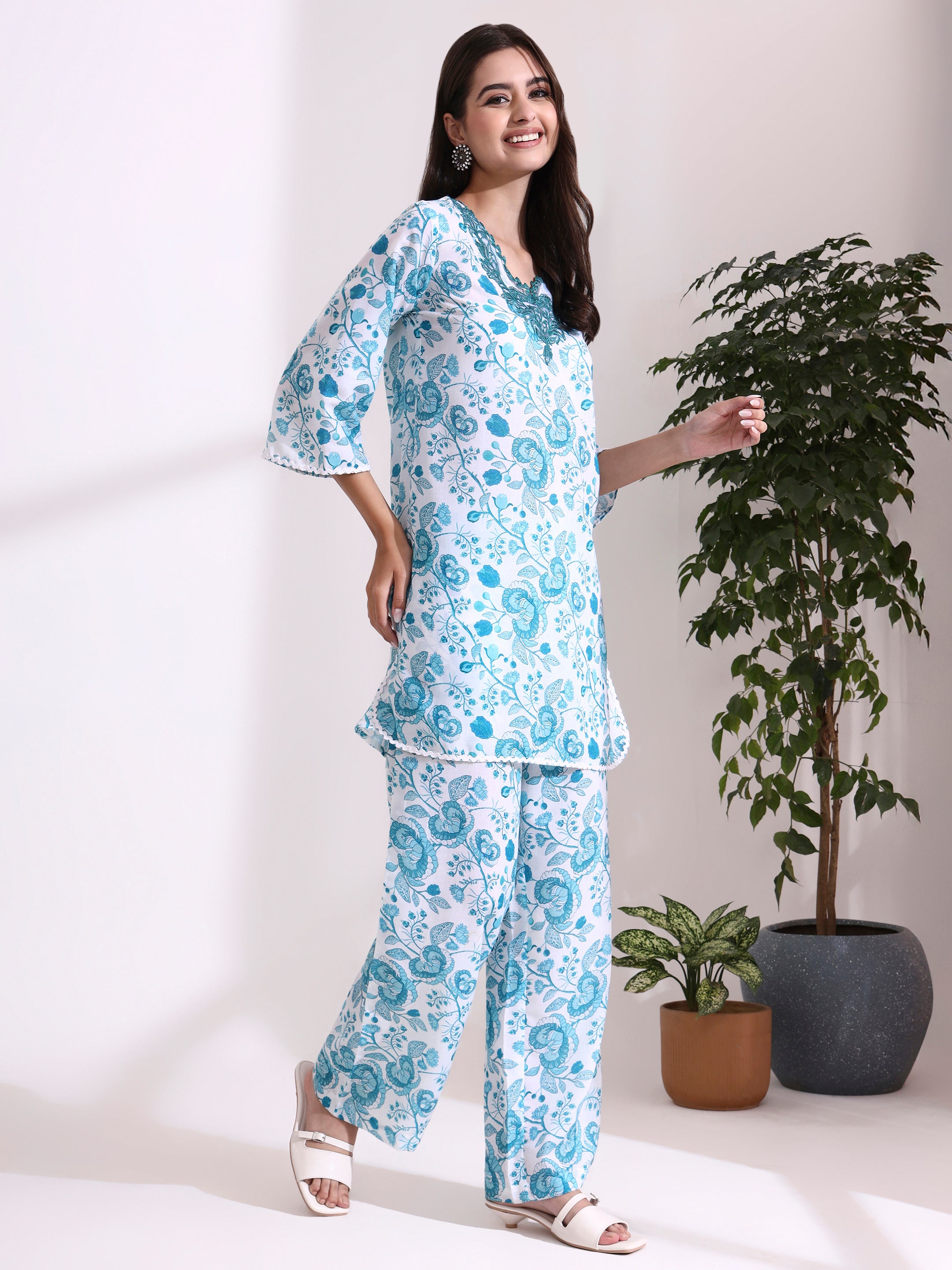 Floral Embroidered Straight Cotton Blend Kurta & Trousers Sets