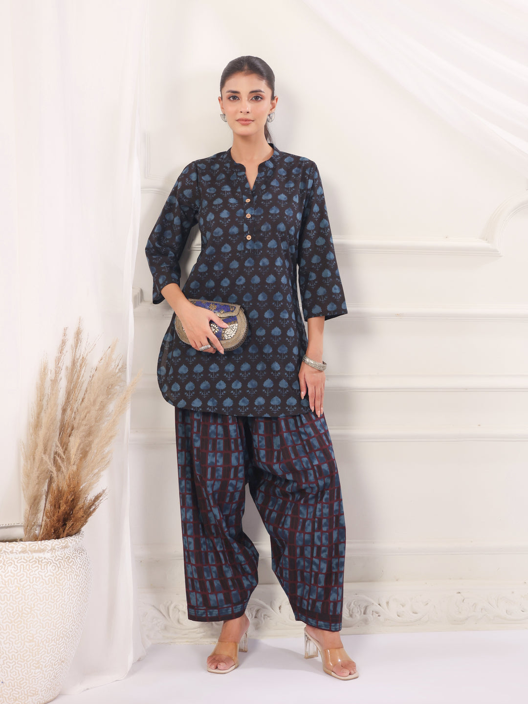 Women Straight Printed Pure Cotton Farshi Suit Sets