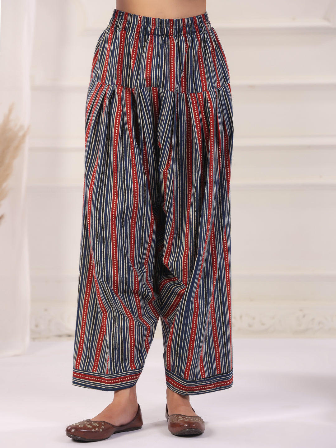 Women Straight Printed Pure Cotton Farshi Suit Sets