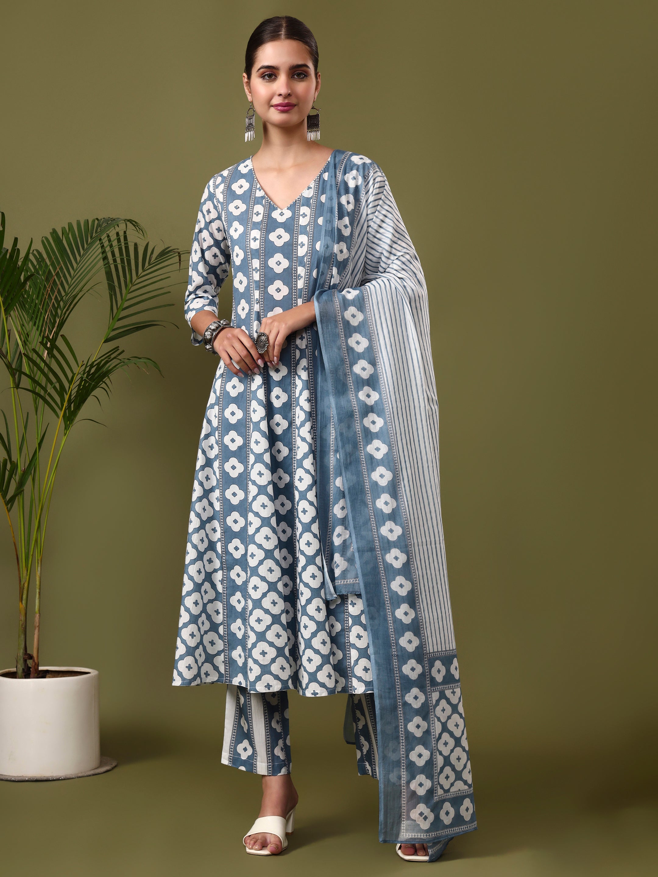 Floral Embroidered A-Line Pure Cotton Kurta & Trousers Sets