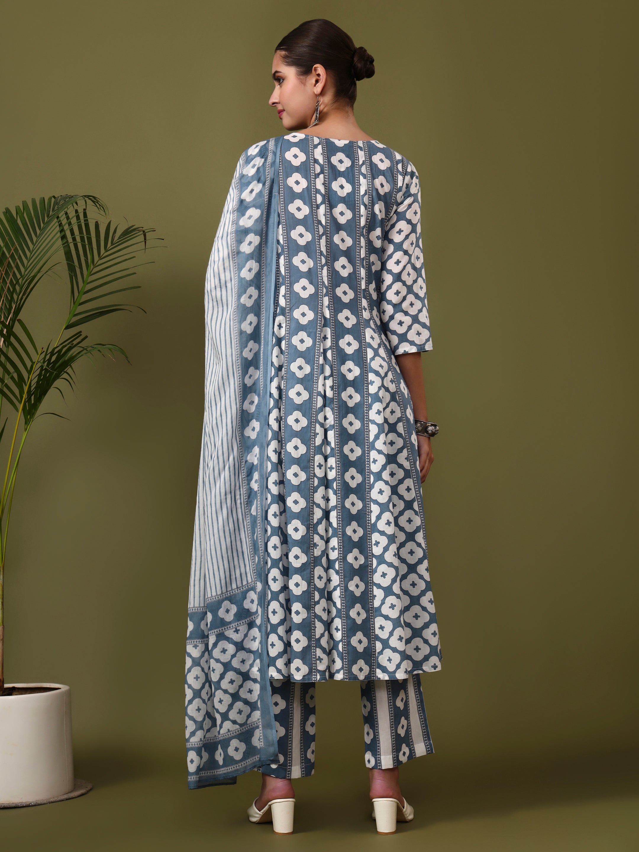 Floral Embroidered A-Line Pure Cotton Kurta & Trousers Sets
