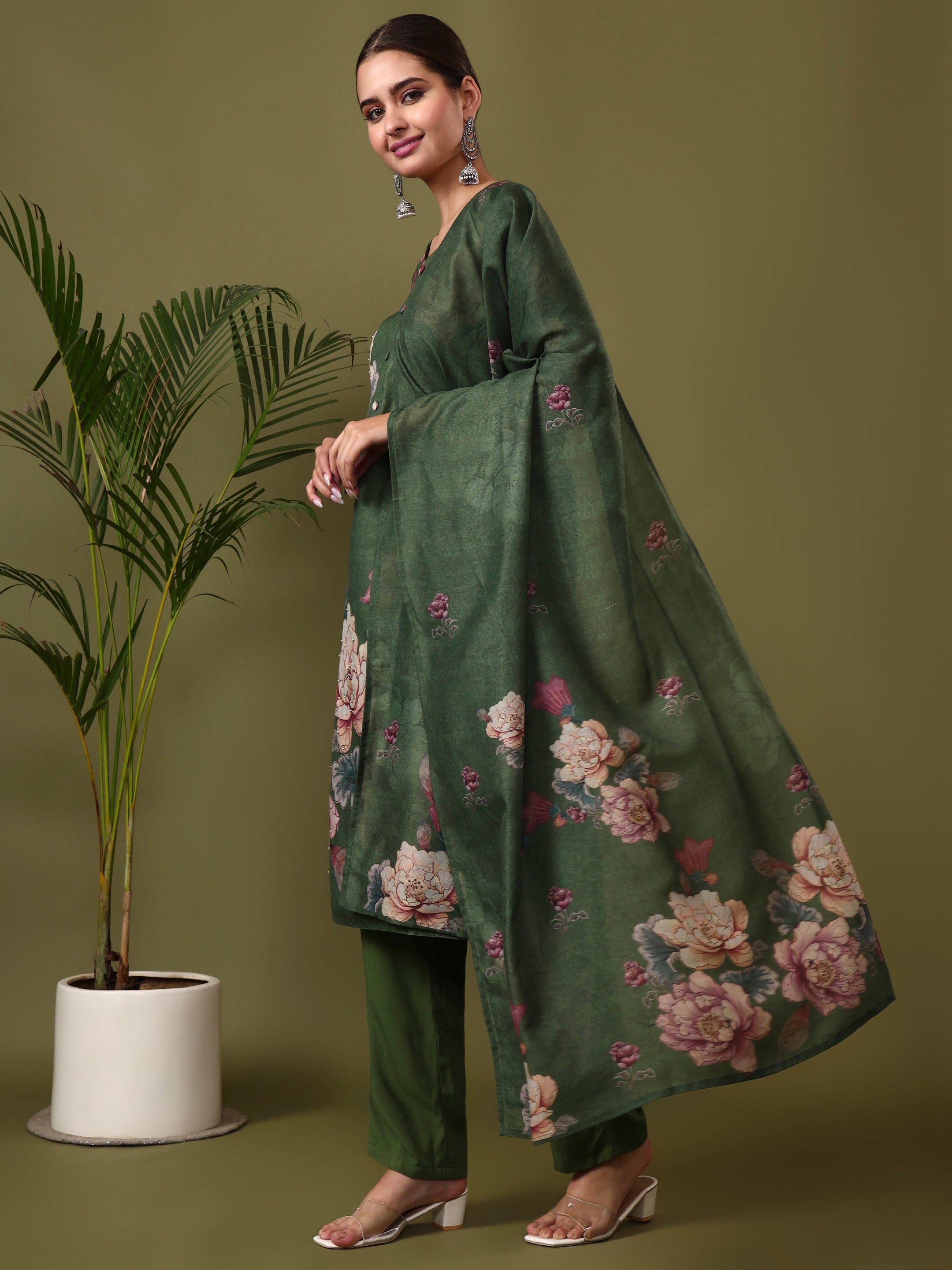 Floral Embroidered Straight Kurta & Trousers Sets