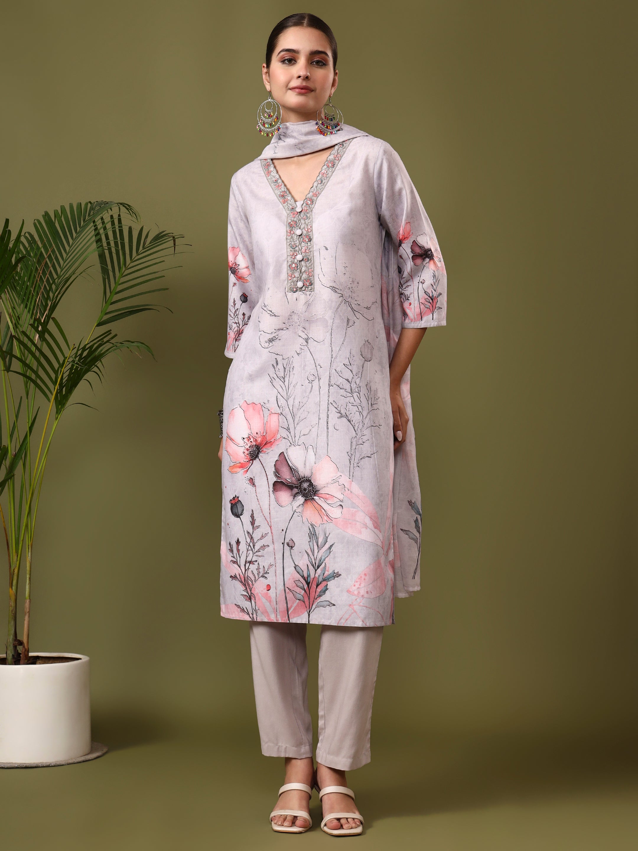 Floral Embroidered Straight Cotton Blend Kurta & Trousers Sets