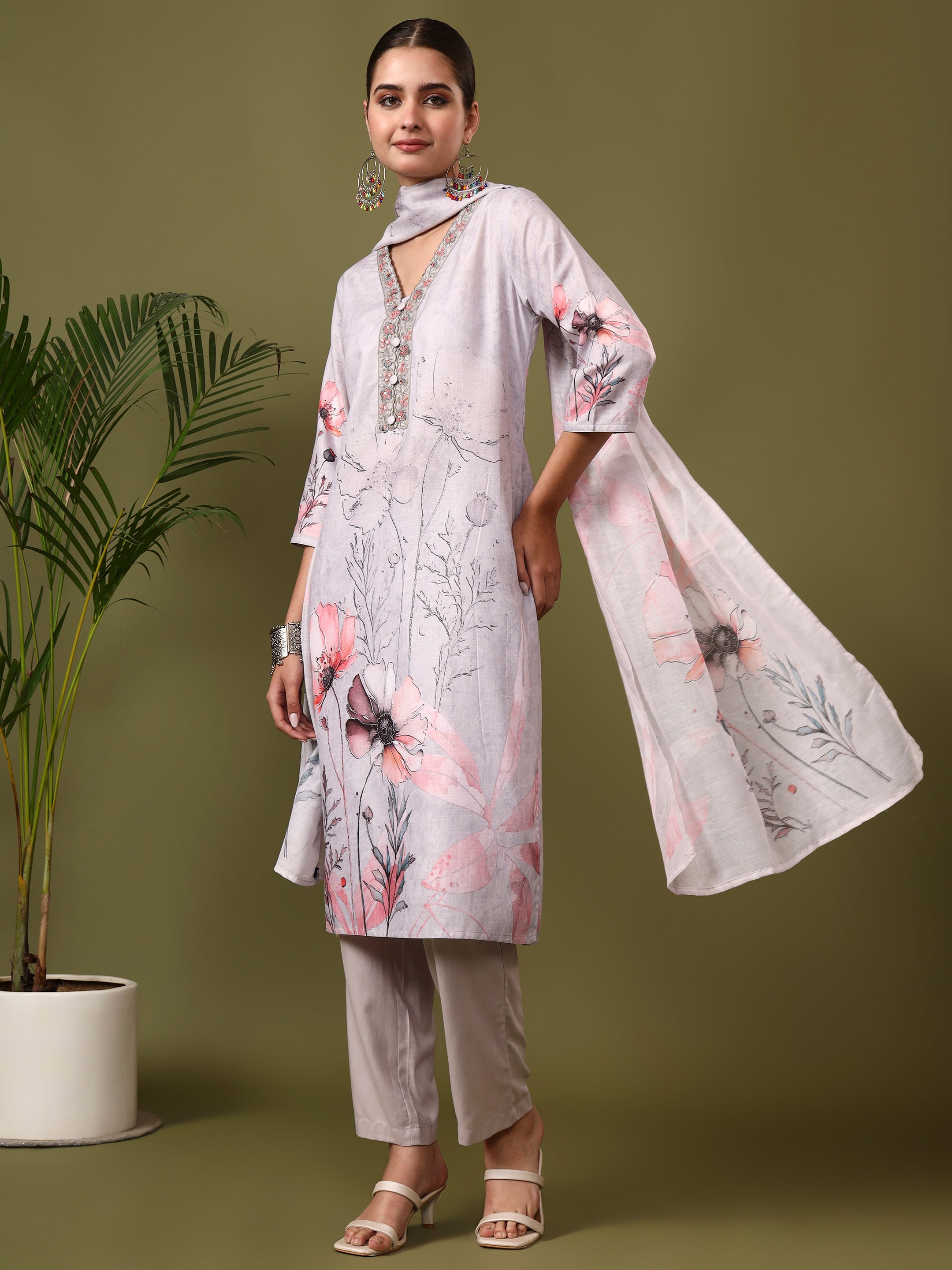 Floral Embroidered Straight Cotton Blend Kurta & Trousers Sets