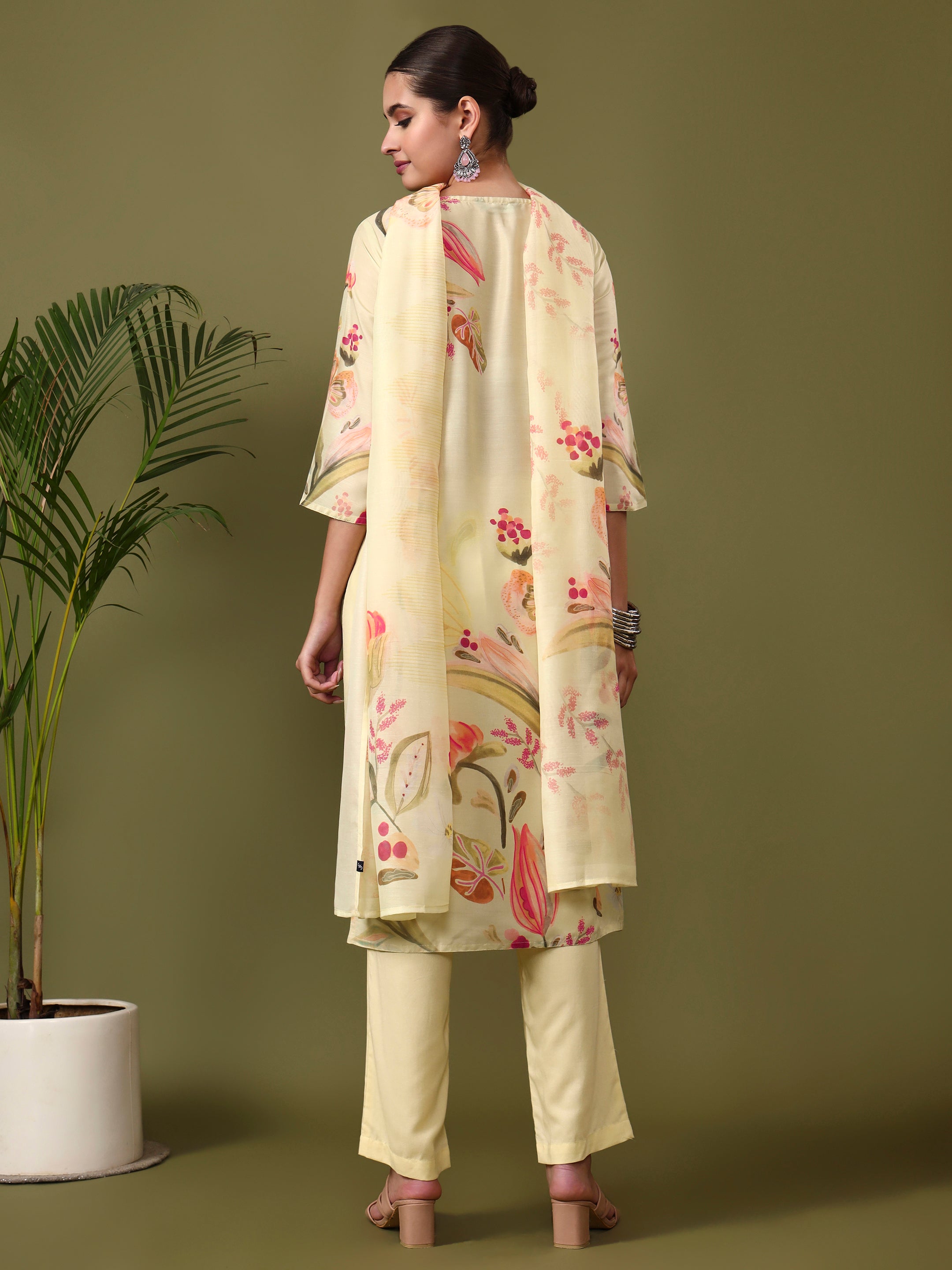 Floral Embroidered Straight Kurta & Trousers Sets