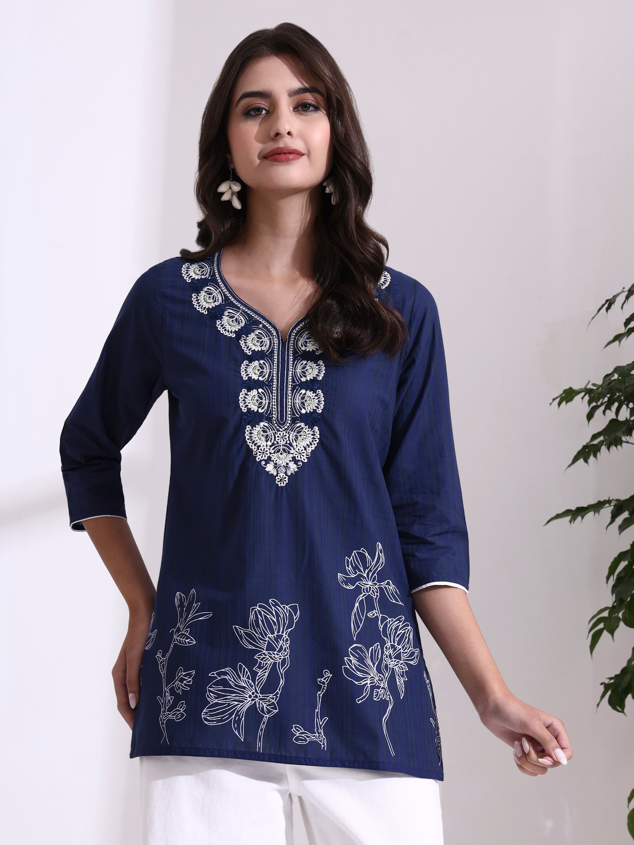 Floral Embroidered Straight Pure Cotton Kurta