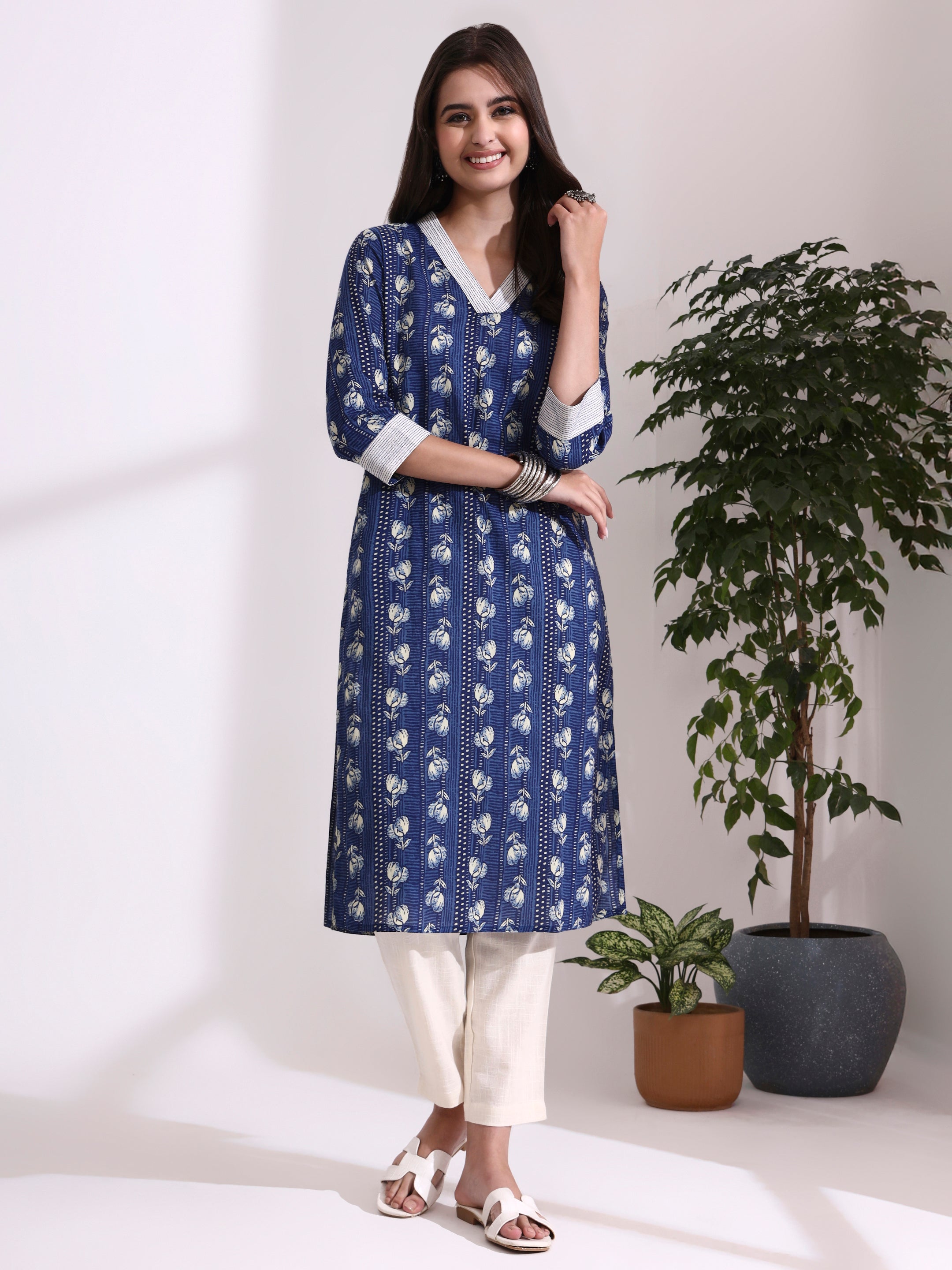 Floral Embroidered Straight Pure Cotton Kurta