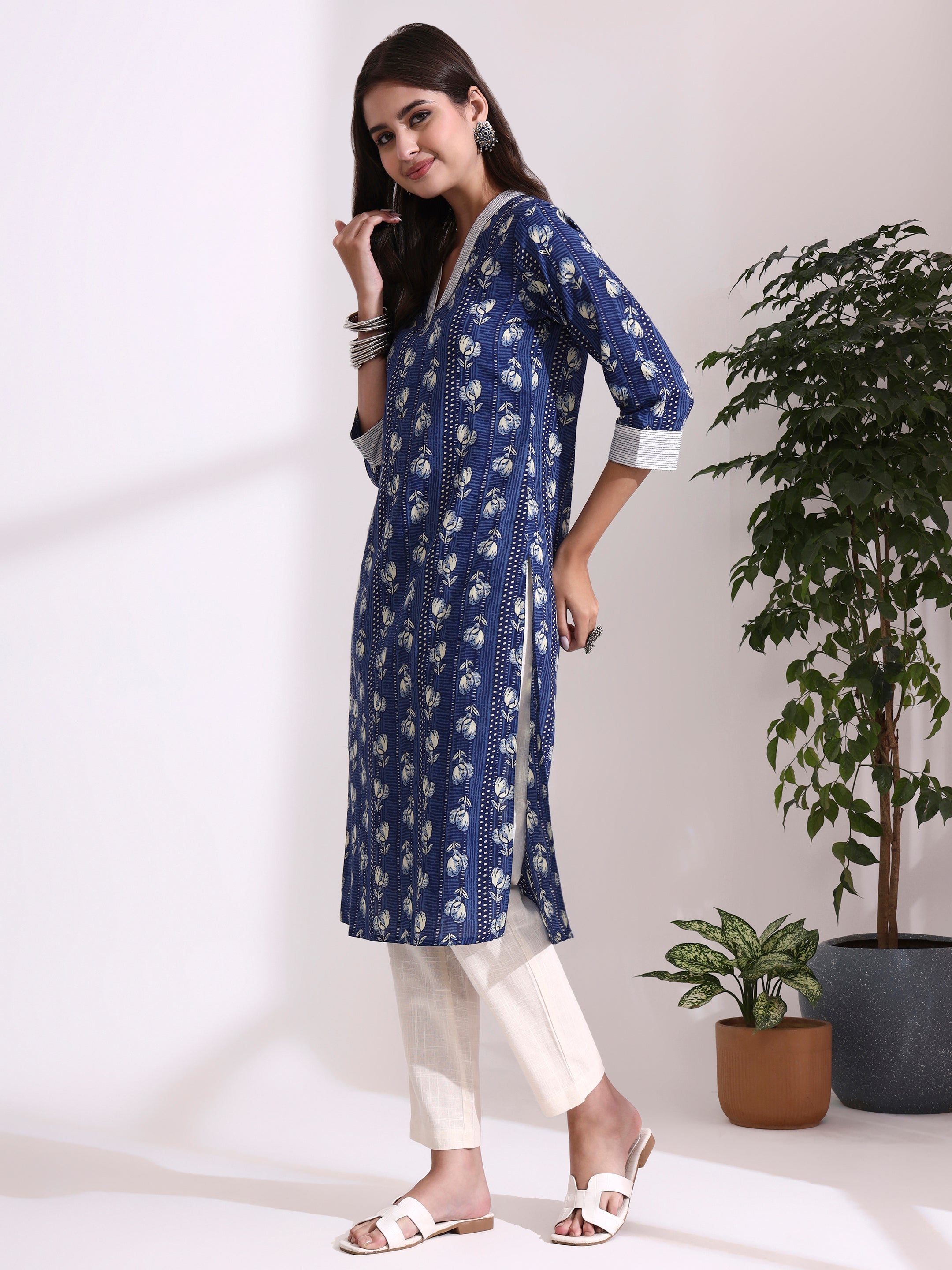 Floral Embroidered Straight Pure Cotton Kurta