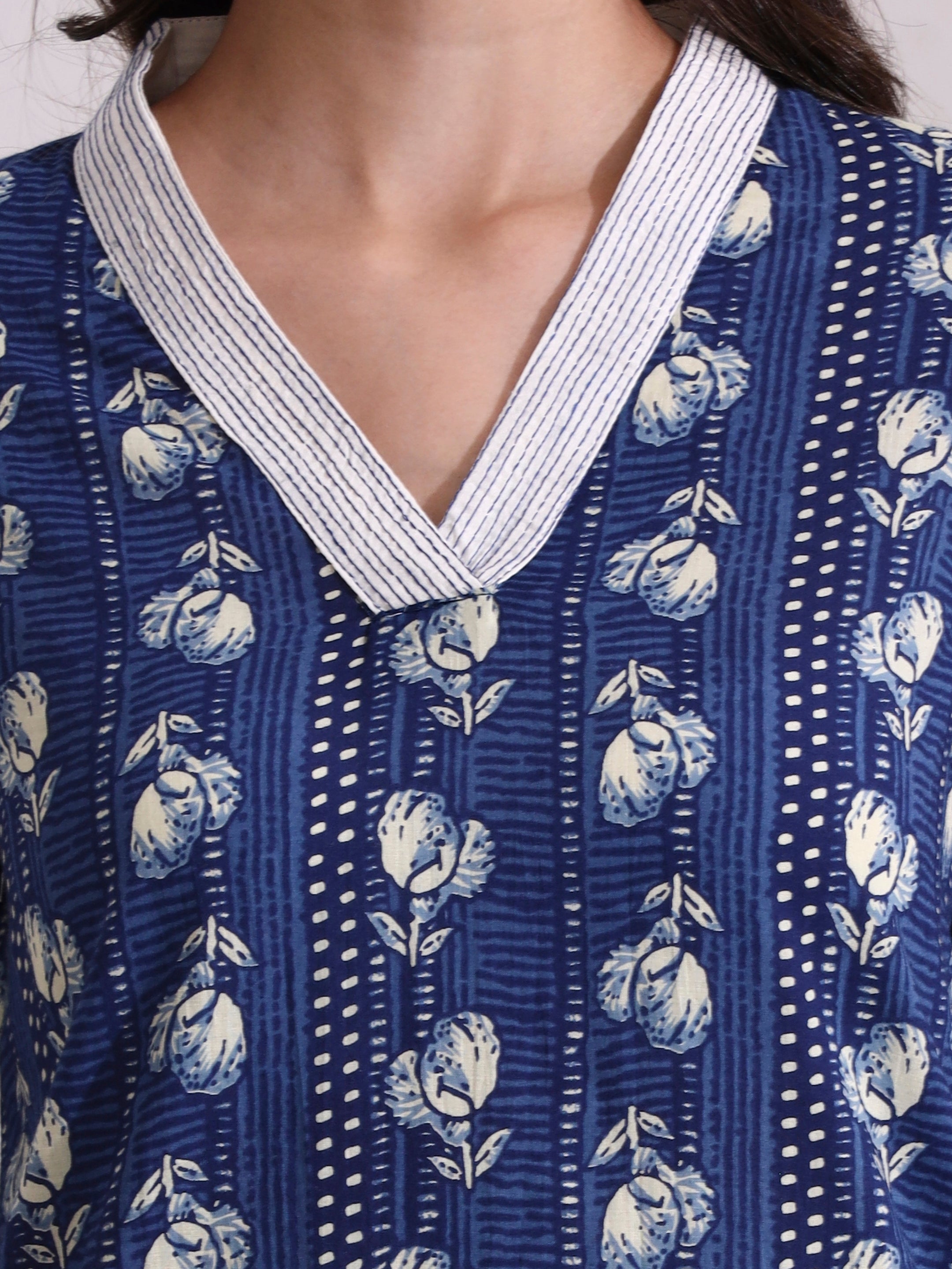 Floral Embroidered Straight Pure Cotton Kurta