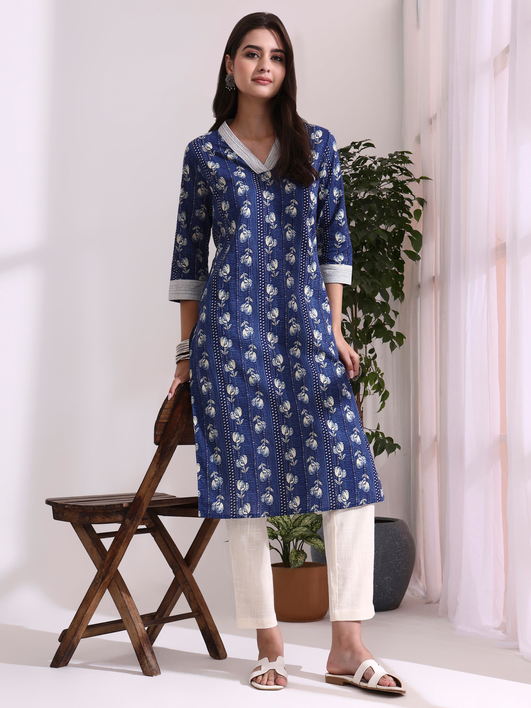 Floral Embroidered Straight Pure Cotton Kurta