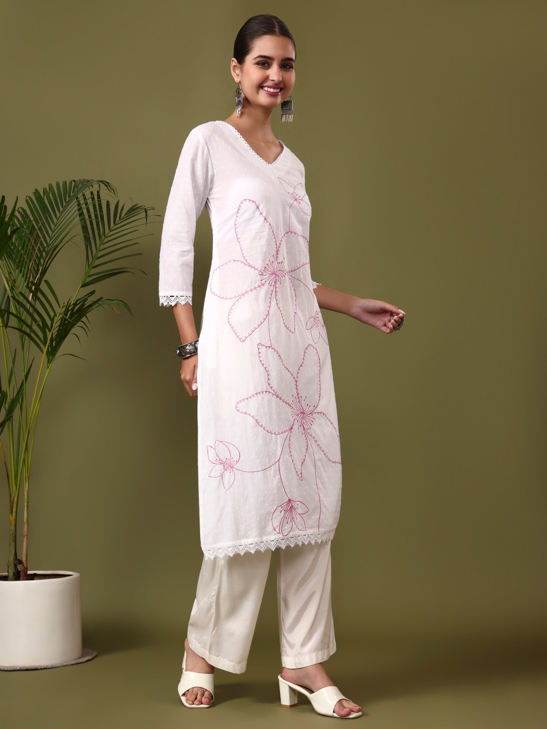 Floral Embroidered Straight Pure Cotton Kurta