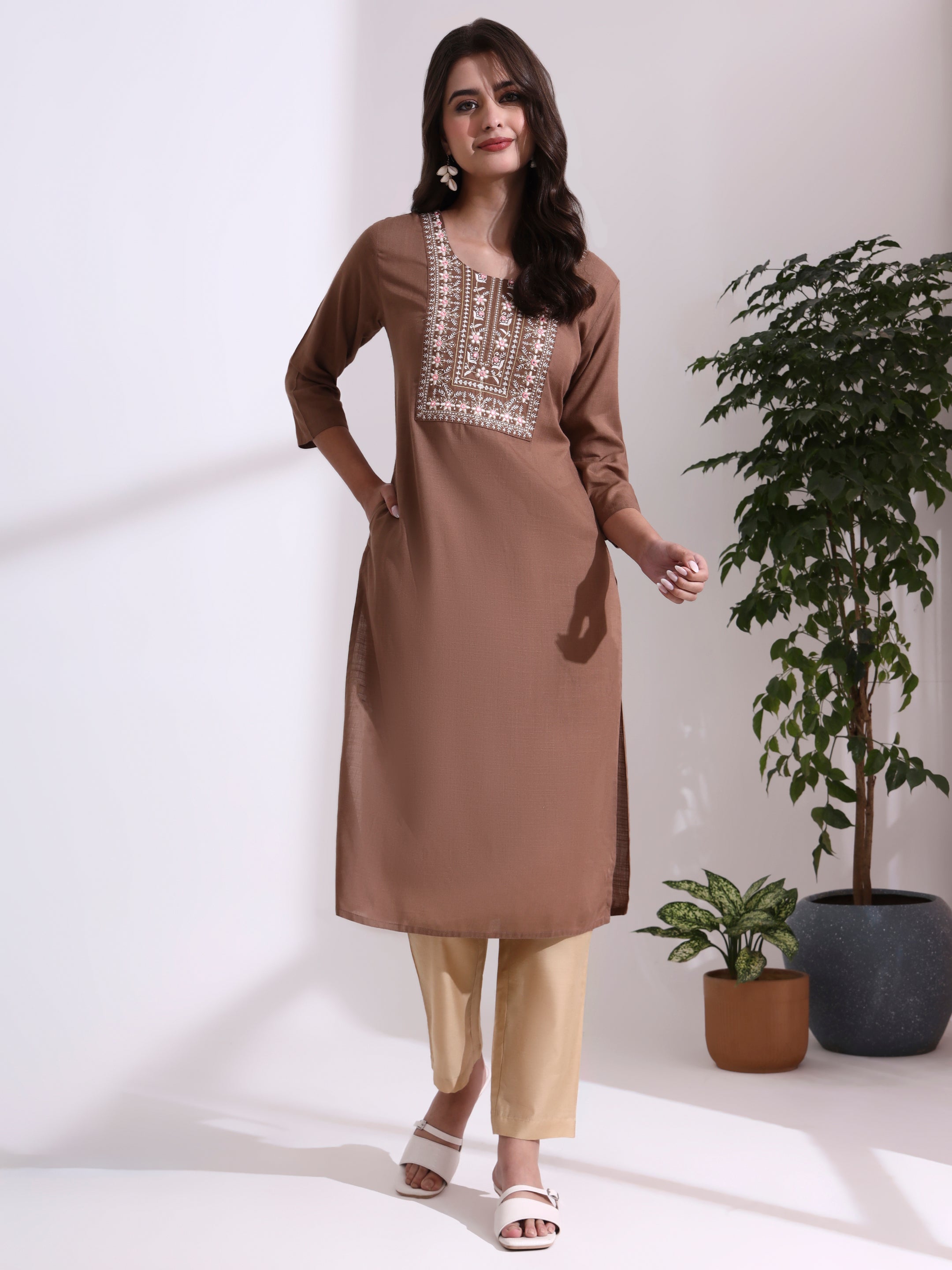 Floral Embroidered Straight Kurta