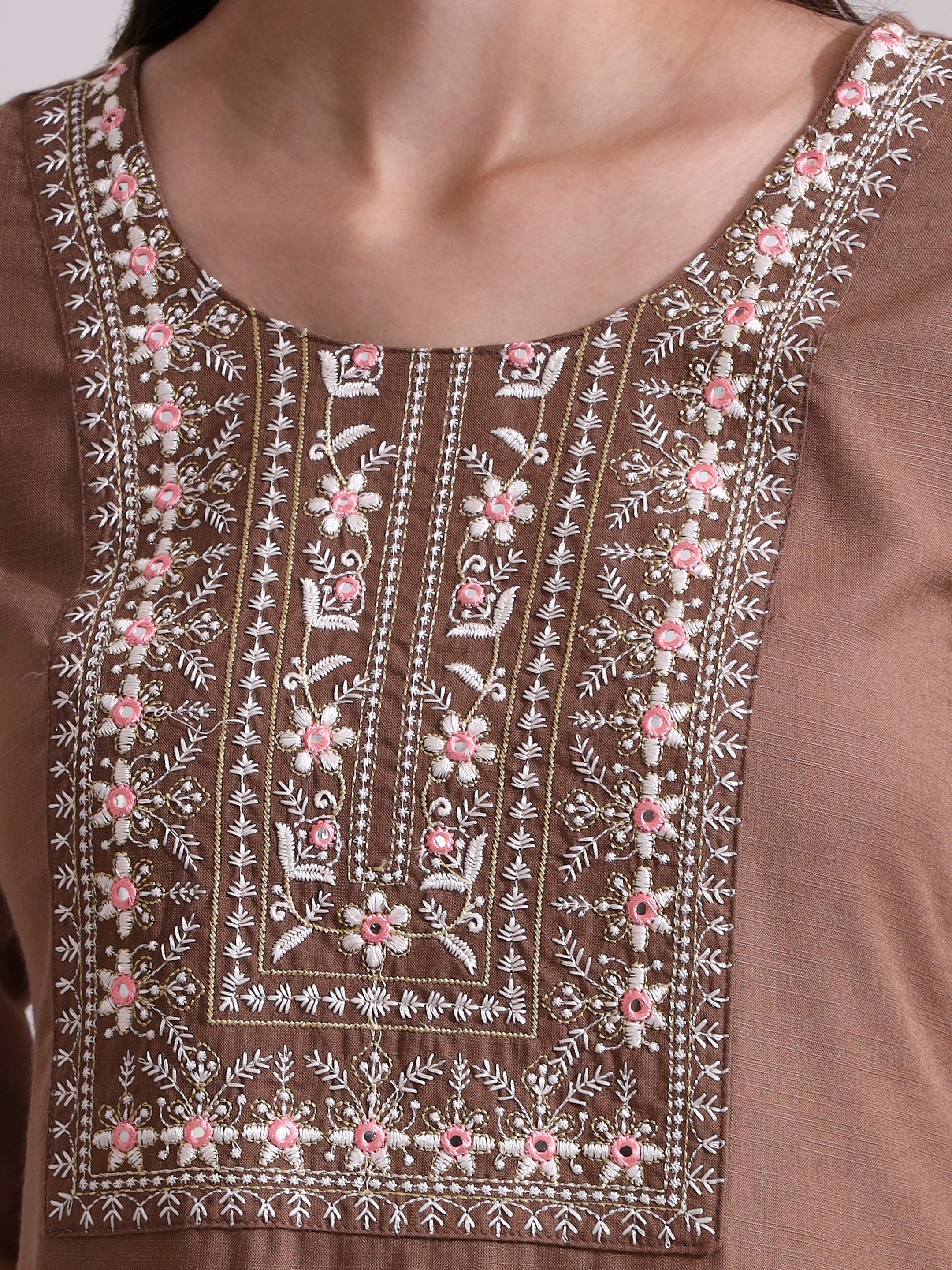 Floral Embroidered Straight Kurta
