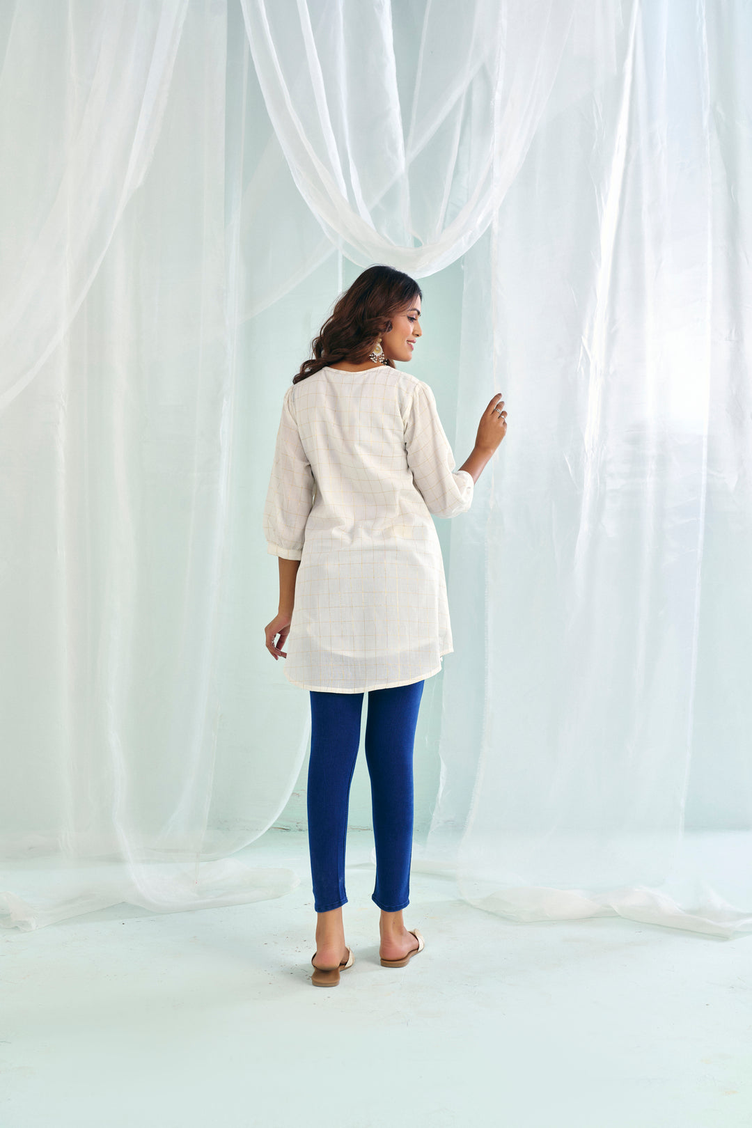 Solid Embroidered Straight Pure Cotton Kurta