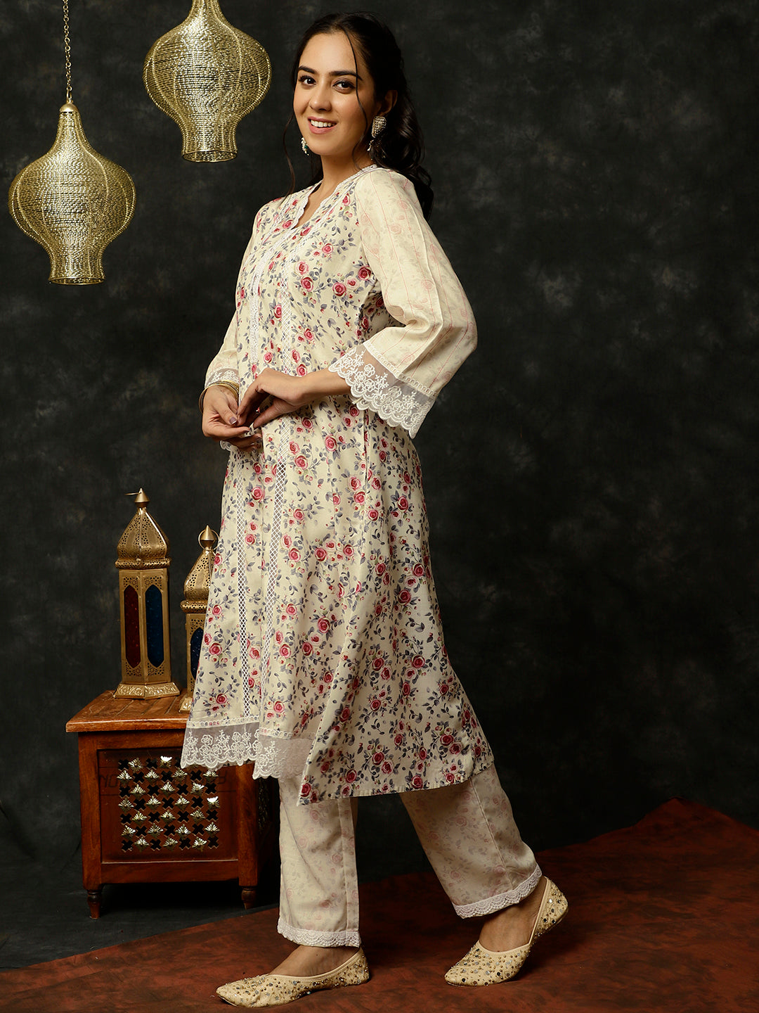 LIGHT YELLOW ROSE PRINTED PAKISTANI KURTA WITH PALAZZO AND DUPATTA