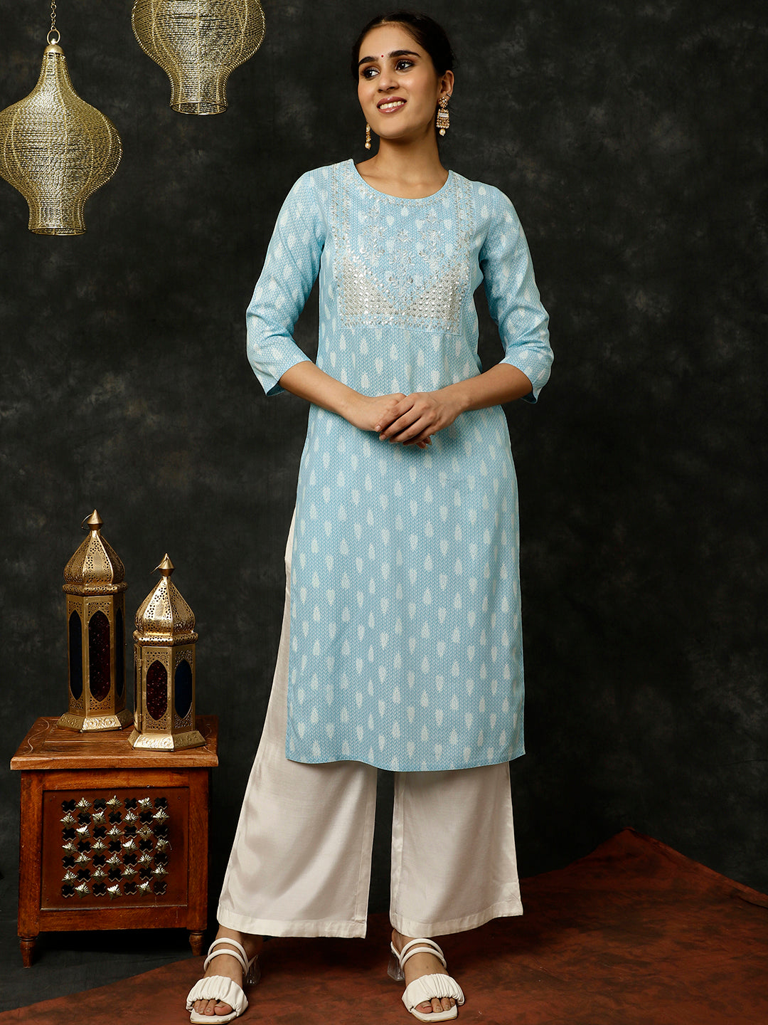 Blue Ethnic Motif Printed Embroidered Straight Kurta