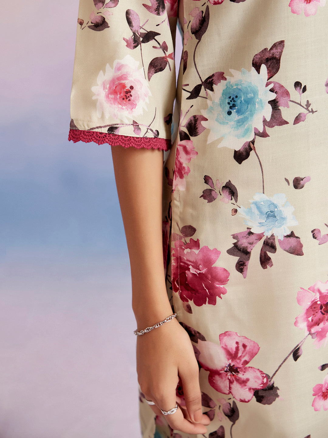 FLORAL STRAIGHT KURTA WITH PANT