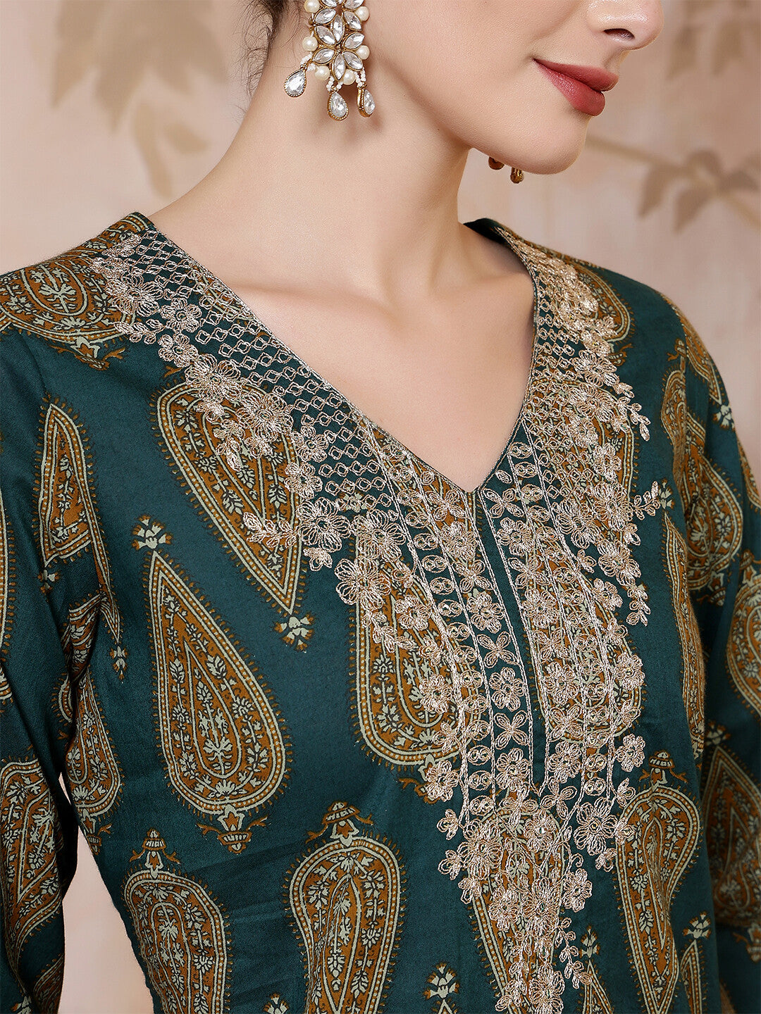 Floral Embroidered Straight Pure Cotton Kurta & Trousers Sets