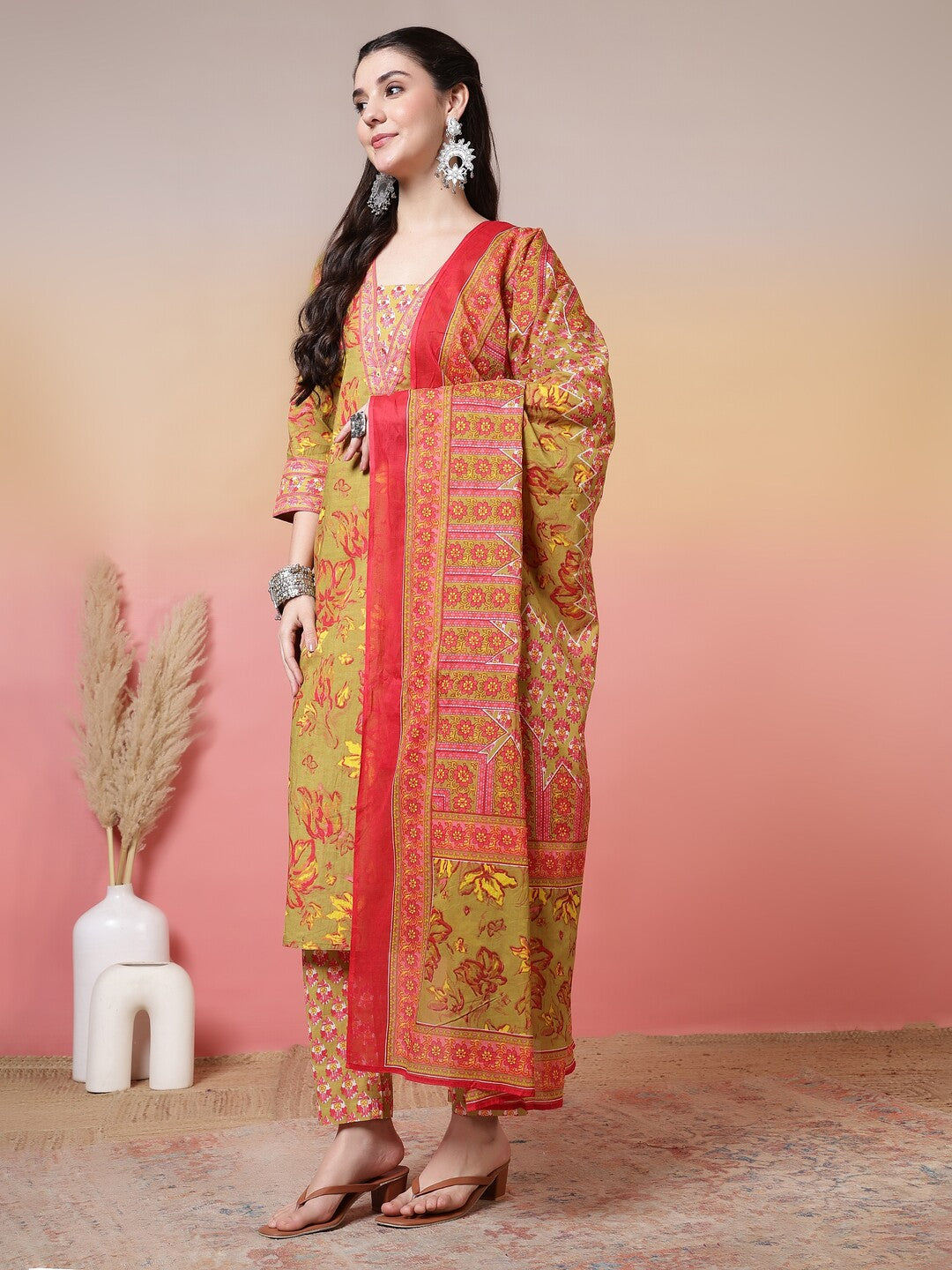 Floral Embroidered Straight Pure Cotton Kurta & Trousers Sets