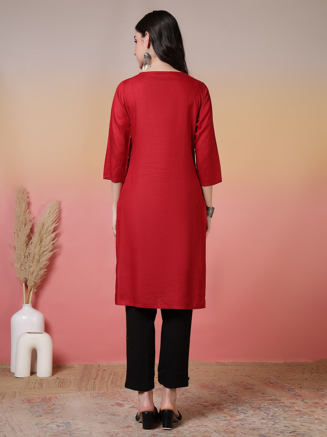 Solid Embroidered Straight Kurta