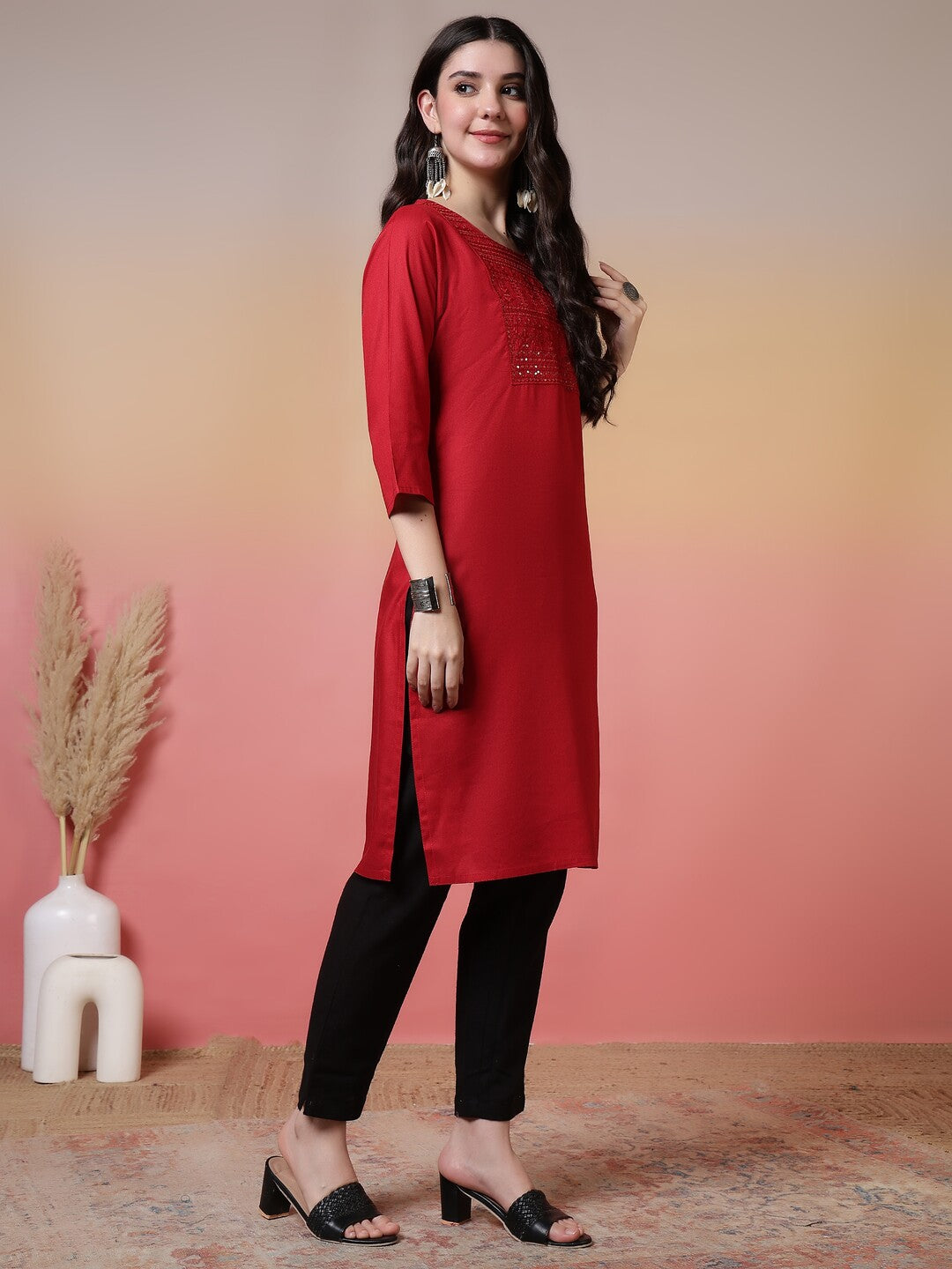 Solid Embroidered Straight Kurta