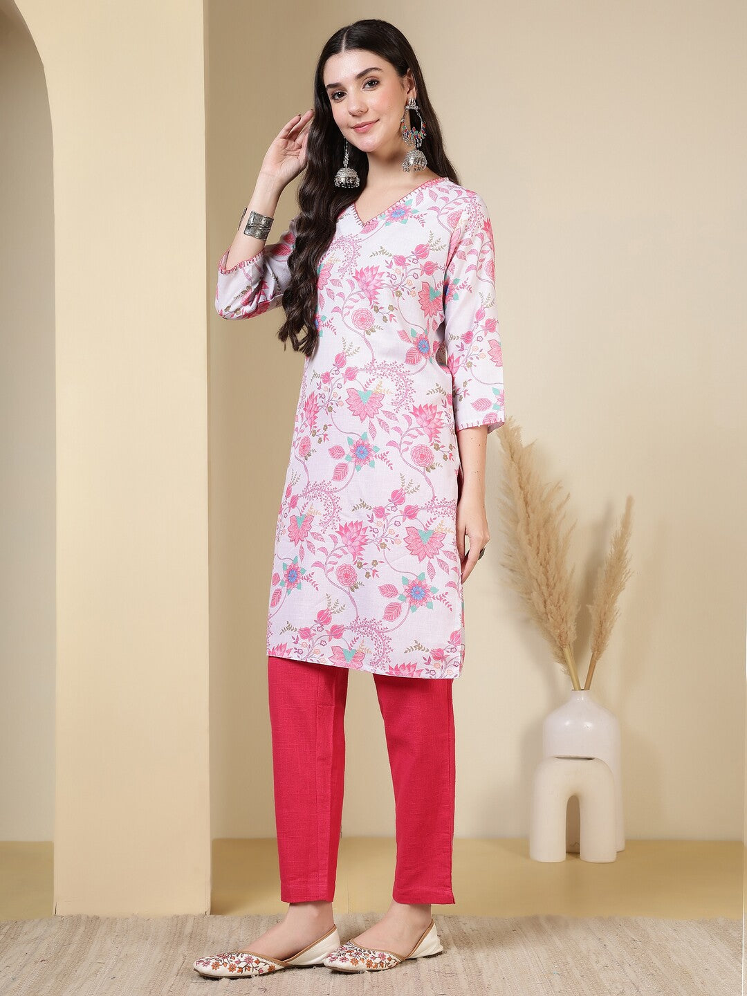 Floral Embroidered Straight Kurta