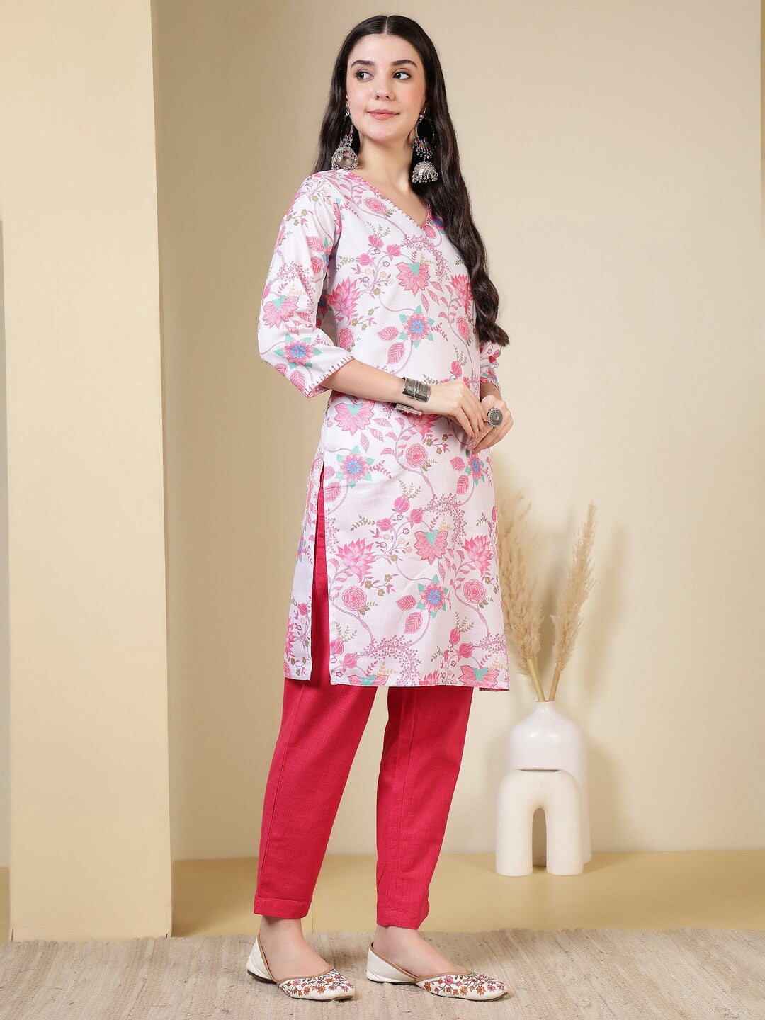 Floral Embroidered Straight Kurta