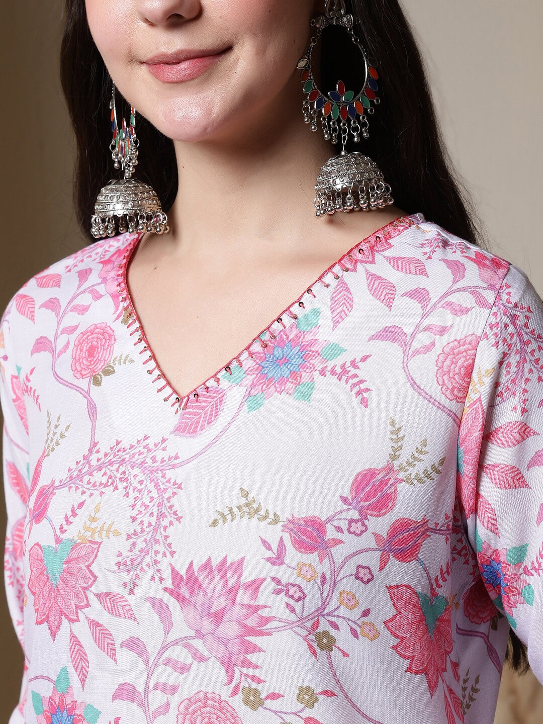 Floral Embroidered Straight Kurta