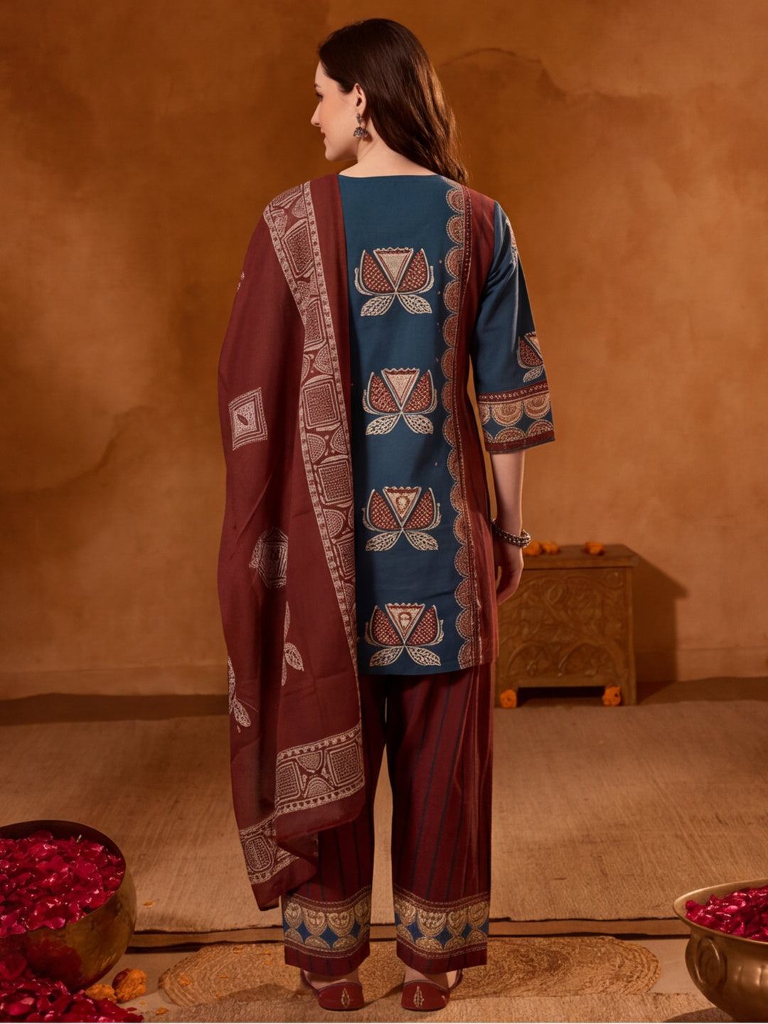 Floral Embroidered Straight Pure Cotton Kurta & Farshi Salwar Sets