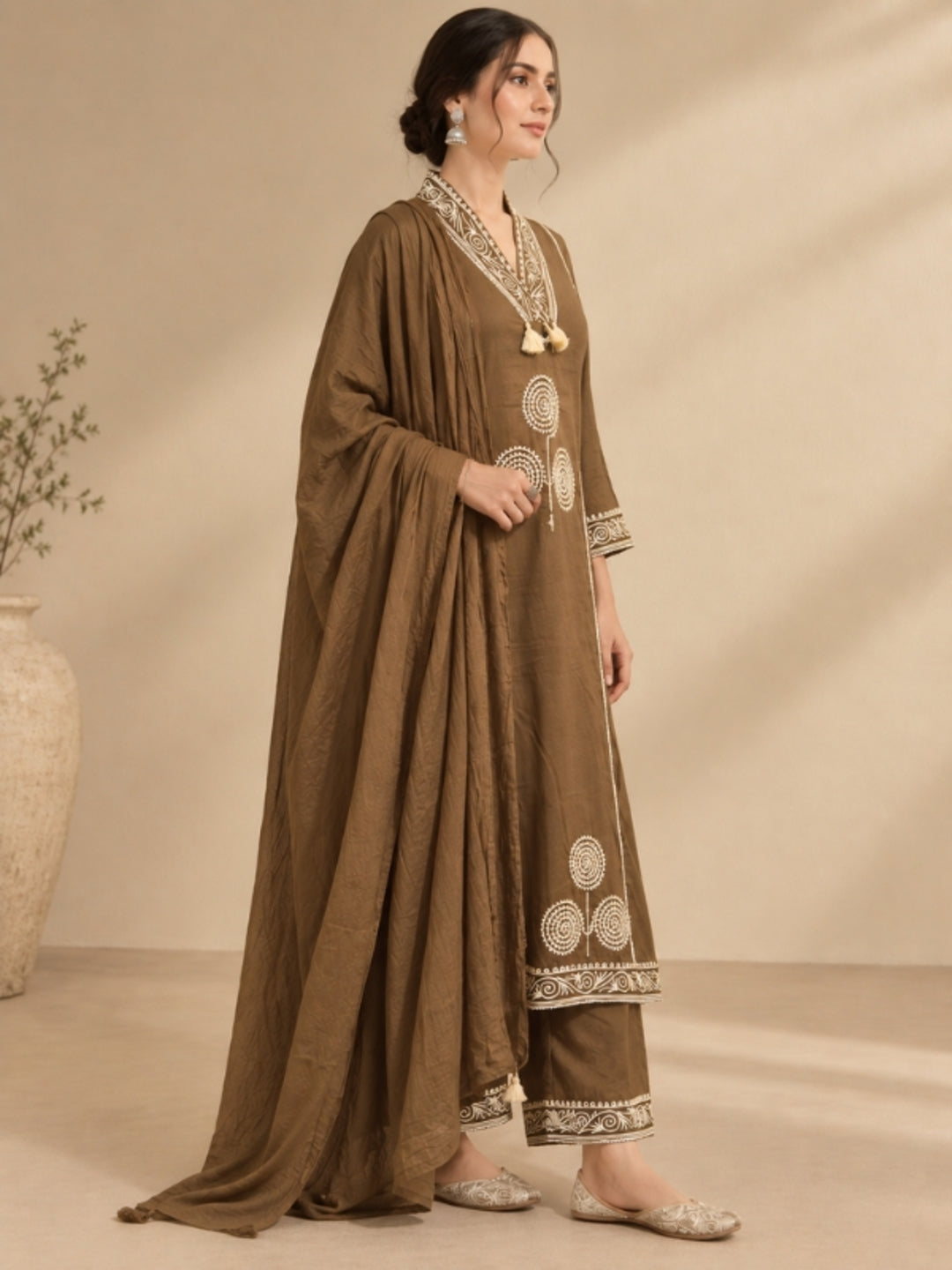 Floral Embroidered Straight Pure Cotton Kurta & Palazzos Sets