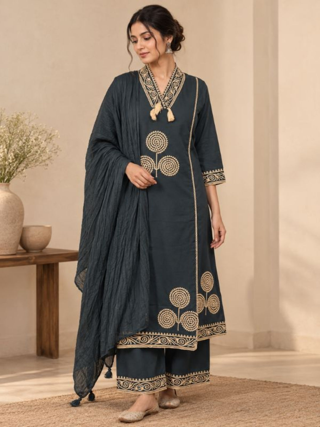 Floral Embroidered Straight Pure Cotton Kurta & Palazzos Sets