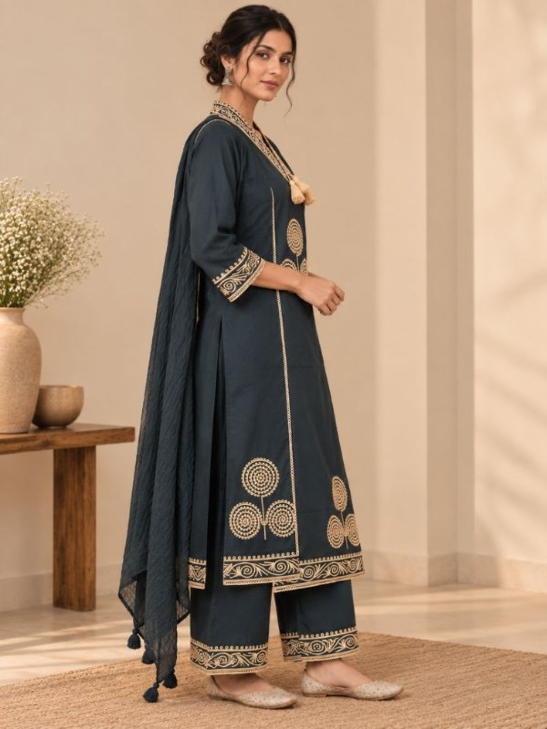 Floral Embroidered Straight Pure Cotton Kurta & Palazzos Sets