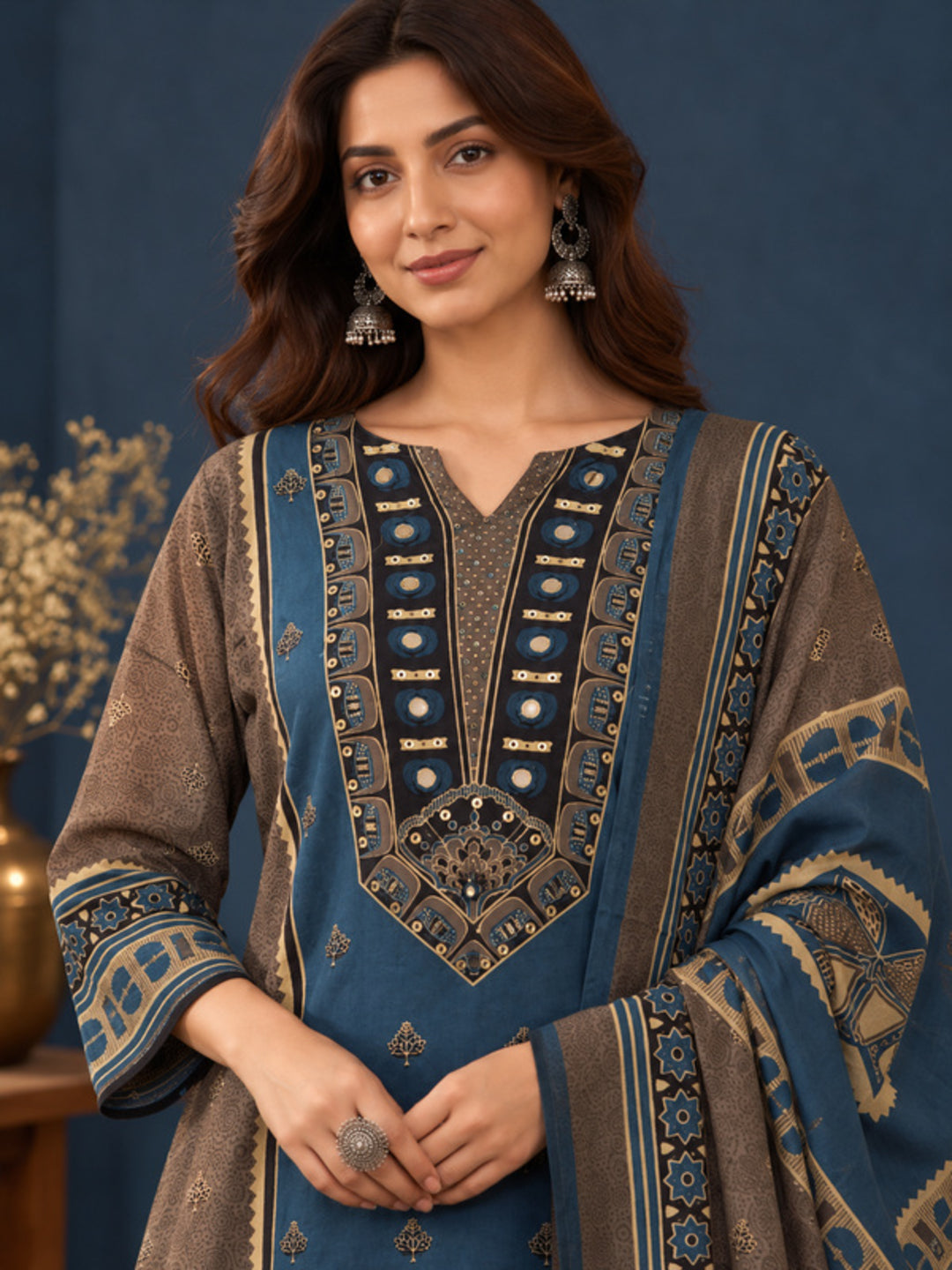 Floral Embroidered Straight Pure Cotton Kurta & Trousers Sets