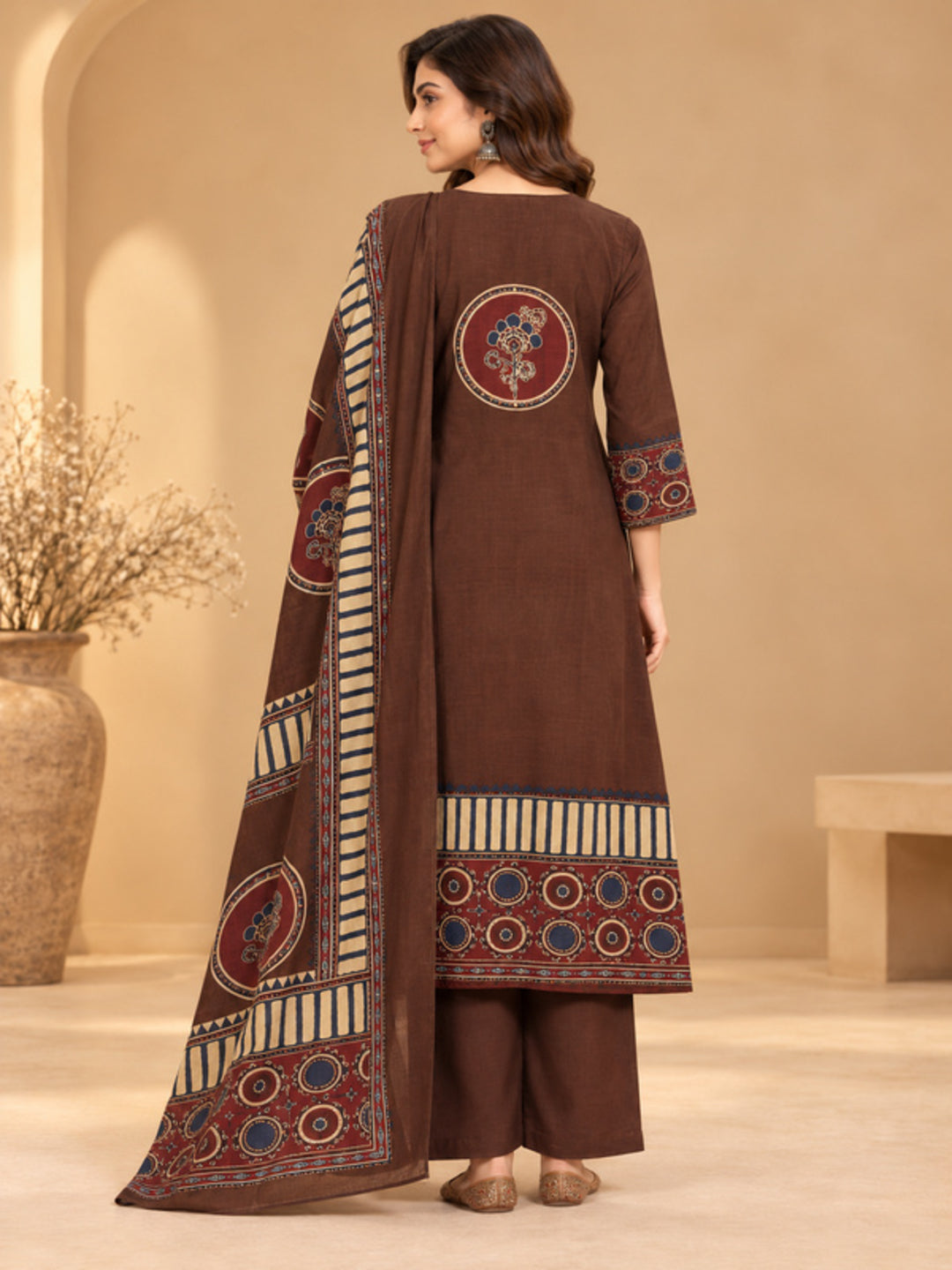 Floral Embroidered Straight Pure Cotton Kurta & Trousers Sets
