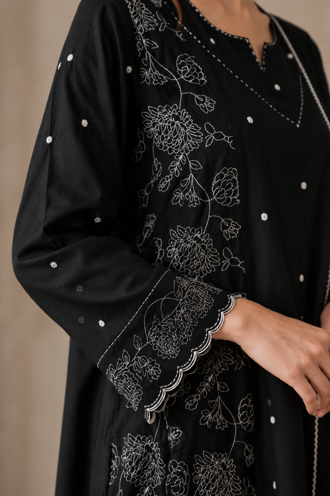 Floral Embroidered Straight Pure Cotton Kurta & Trousers Sets