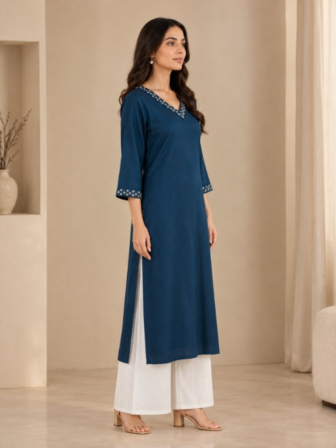 Solid Embroidered Straight Kurta