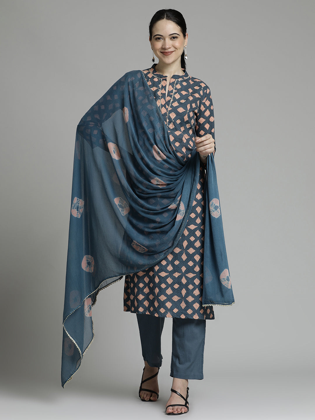 Grey Abstract Printed Kurta Set With Tie-Dye Dupatta