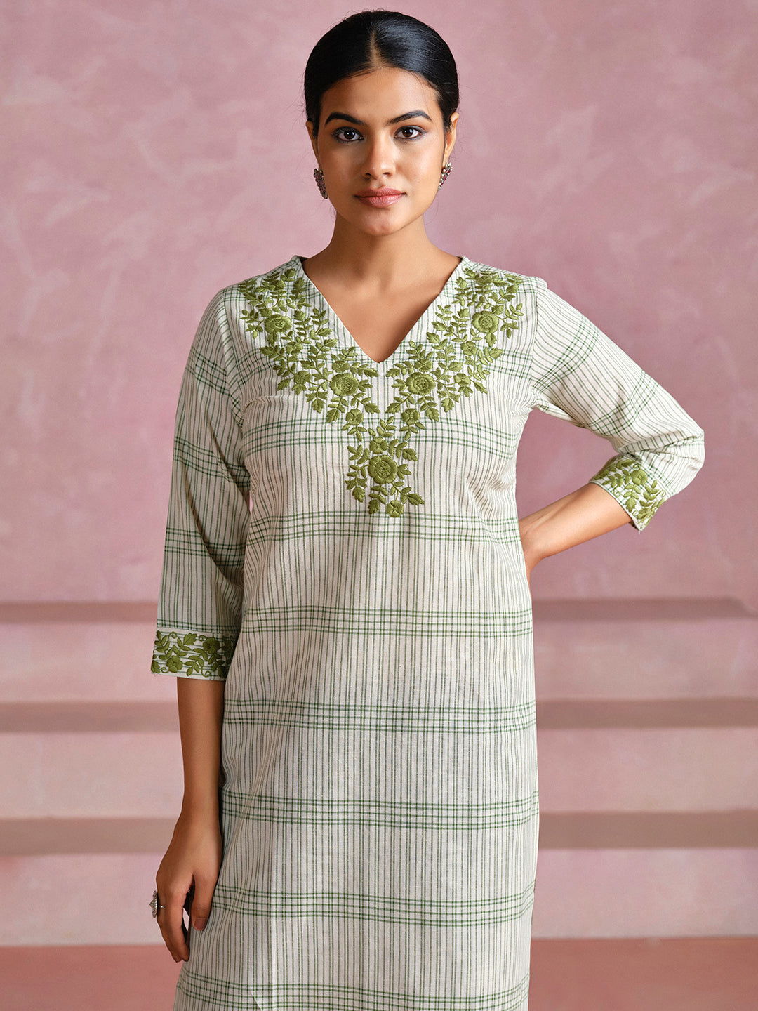 Offwhite & Green Thread Embroidered Cotton Straight Kurta