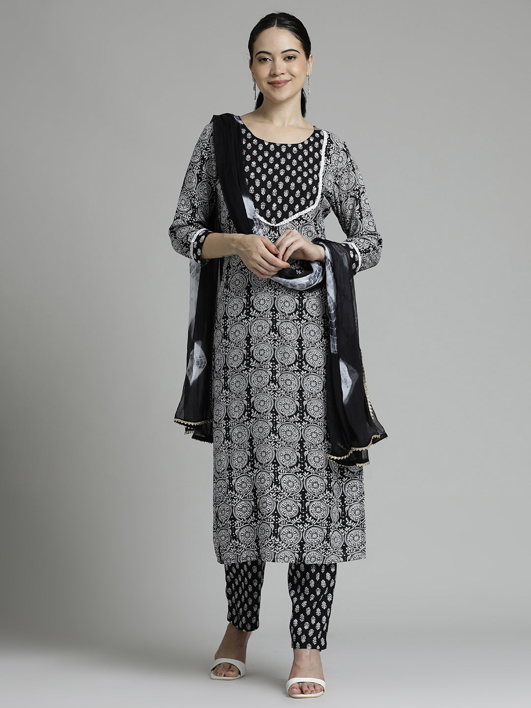 Ethnic Printed Black Kurta Set With Tie-Dye Dupatta