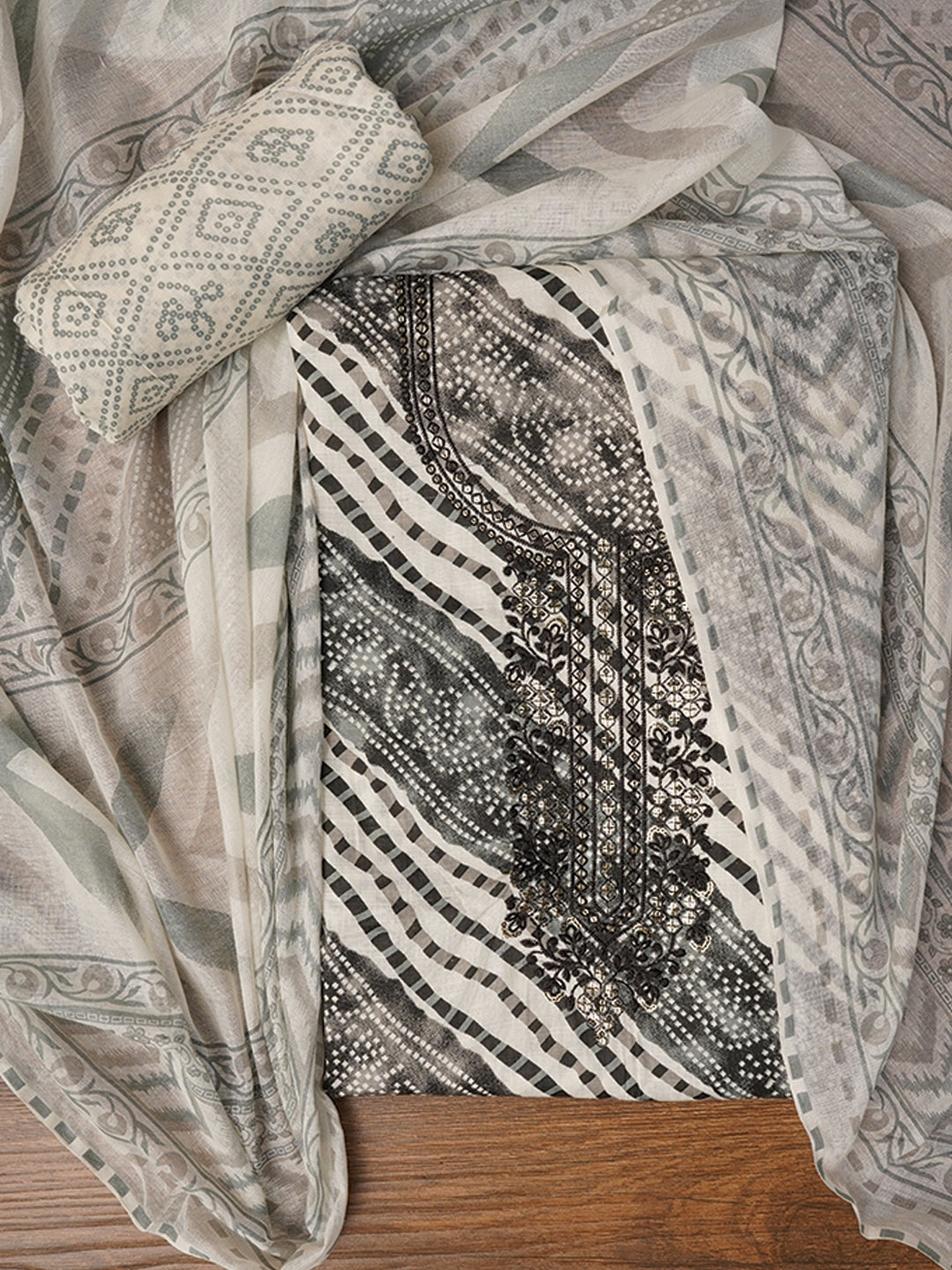 Grey Unstitched Cotton Bandhani Printed Dress Material With Dupatta