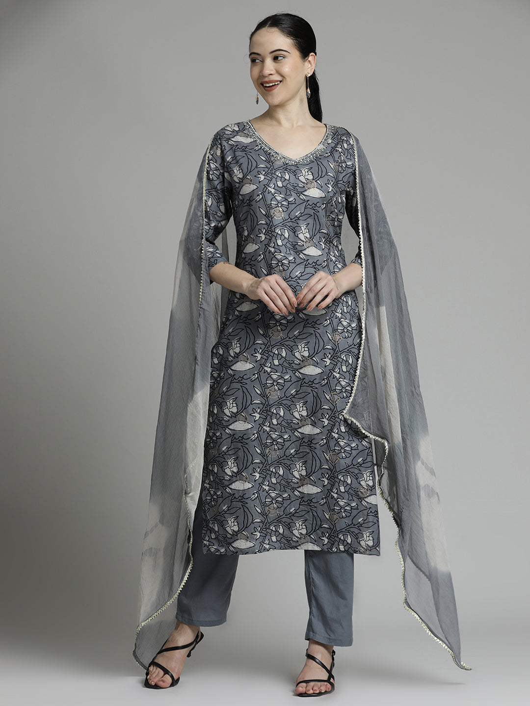 Ethnic Grey Printed Kurta Set With Tie-Dye Dupatta