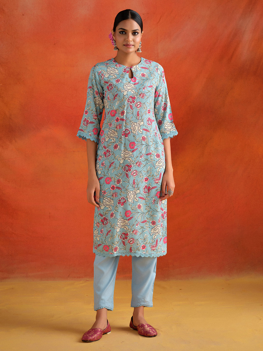 Blue Floral Printed Straight Kurta With Pants