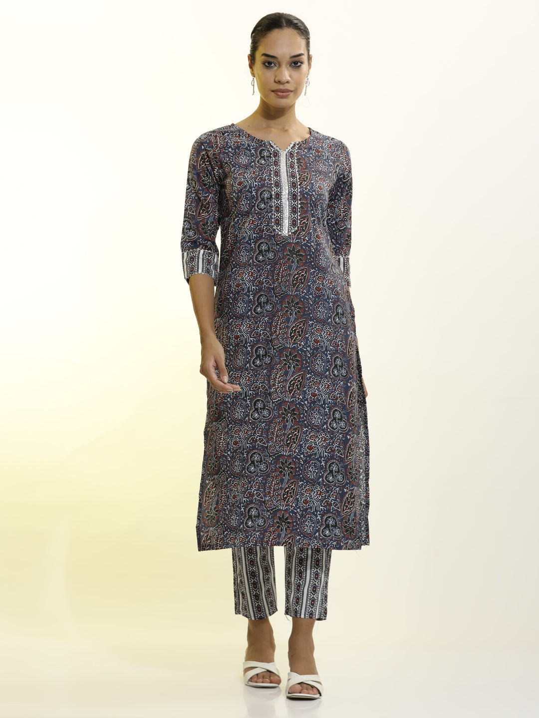 Grey Floral Printed Cotton Blend Kurta Set