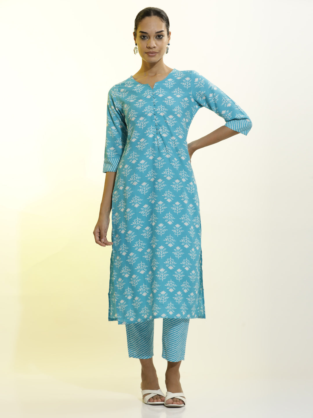 Blue Floral Printed Cotton Blend Kurta Set