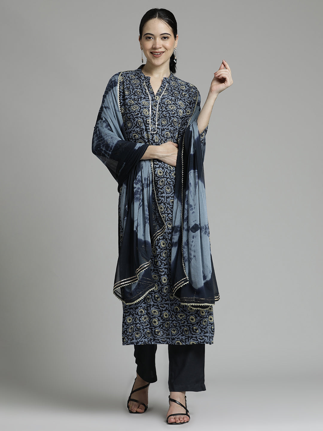 Floral Dark Grey Printed Kurta Set With Tie-Dye Dupatta