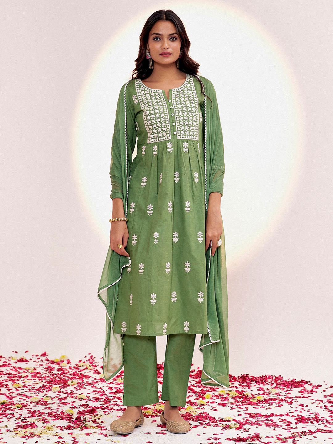 Green Threadwork Embroidered Pure Cotton Kurta Set With Dupatta