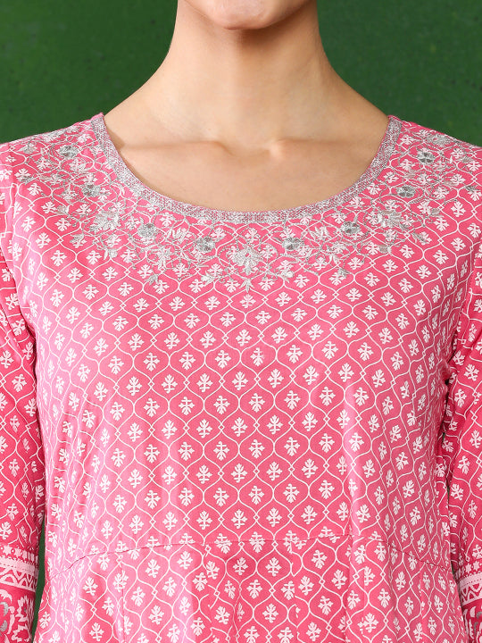 Floral Embroidered Straight Cotton Blend Kurta & Trousers Sets